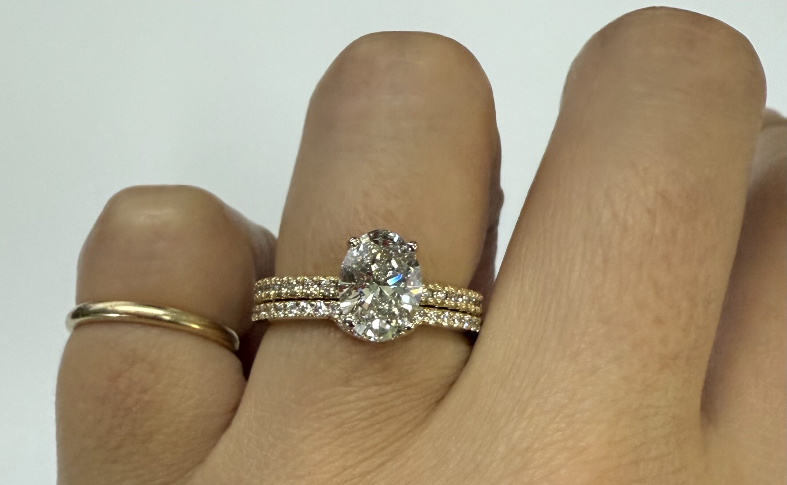 14k Yellow Gold 23 Stone Genuine .20 Cttw Round Brilliant Cut Diamond Fitted Band - Image 30