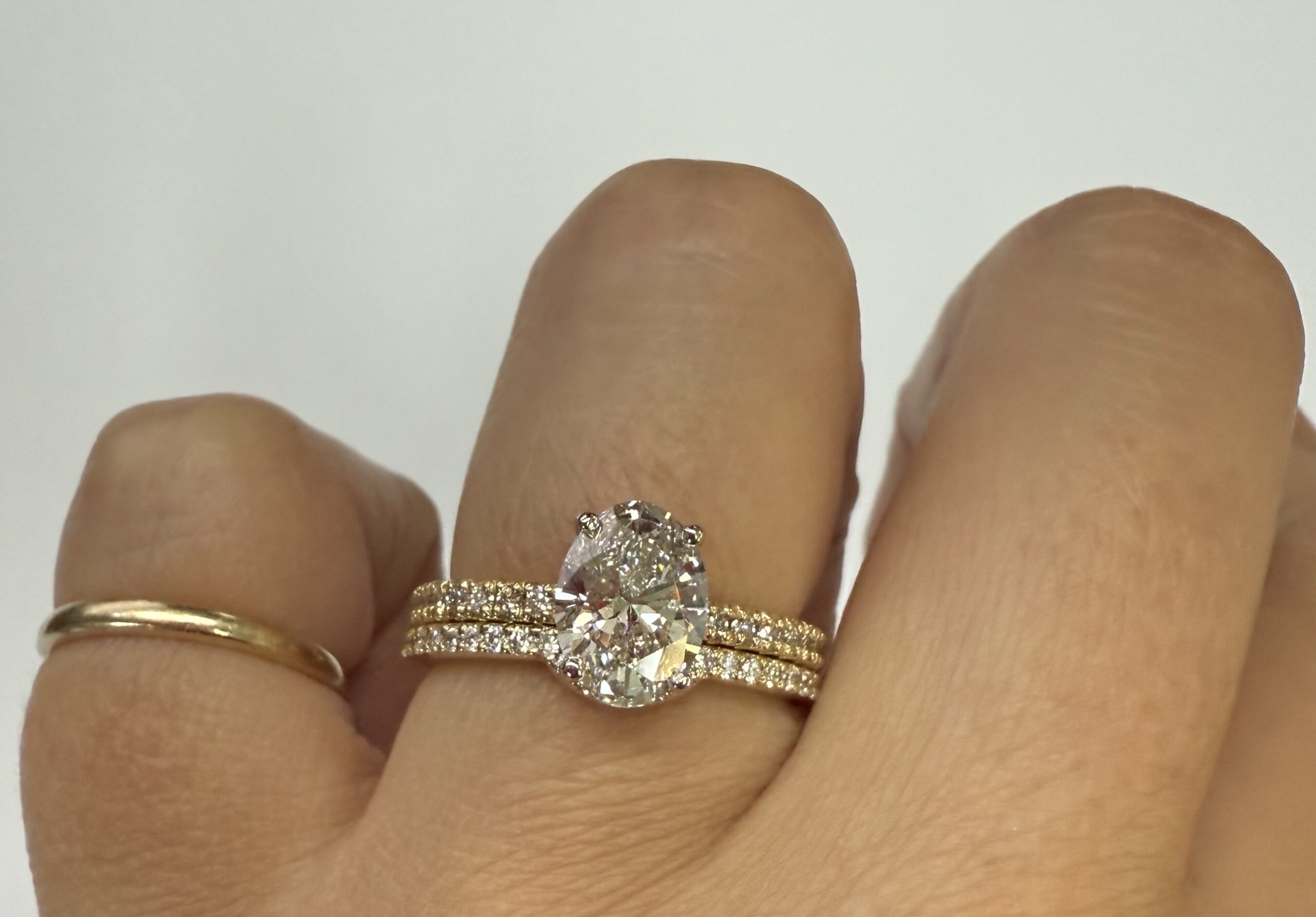 14k Yellow Gold 23 Stone Genuine .20 Cttw Round Brilliant Cut Diamond Fitted Band - Image 21