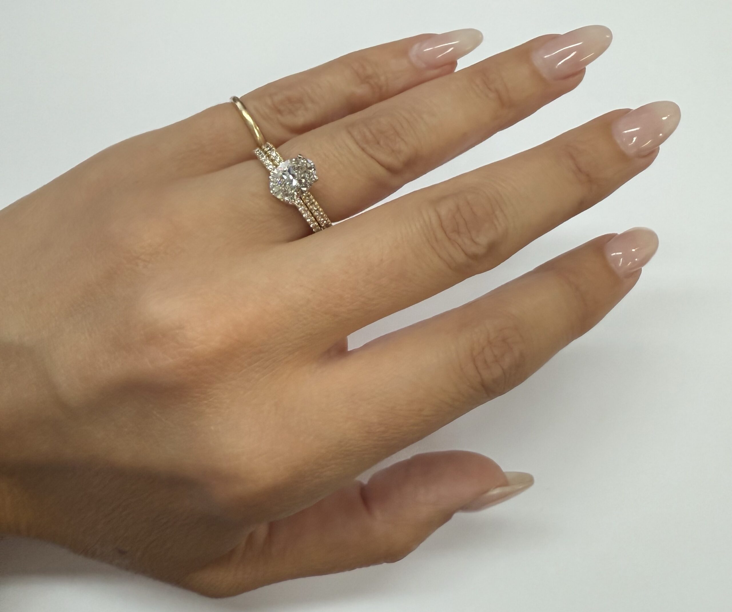 14k Yellow Gold 23 Stone Genuine .20 Cttw Round Brilliant Cut Diamond Fitted Band - Image 19