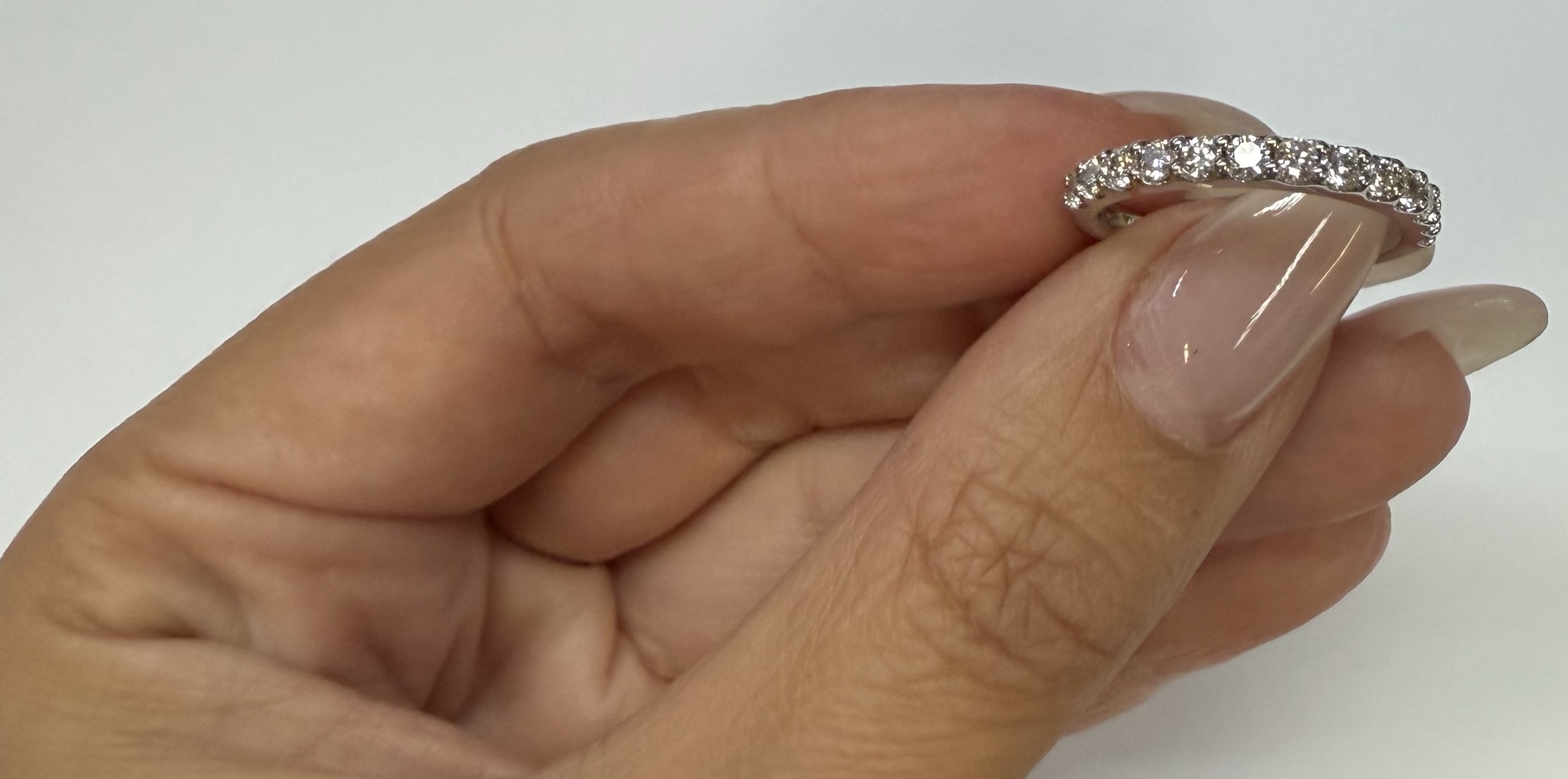 14k White Gold Shared Prong 13 Stone Genuine .58 Cttw Round Brilliant Cut Diamond Band