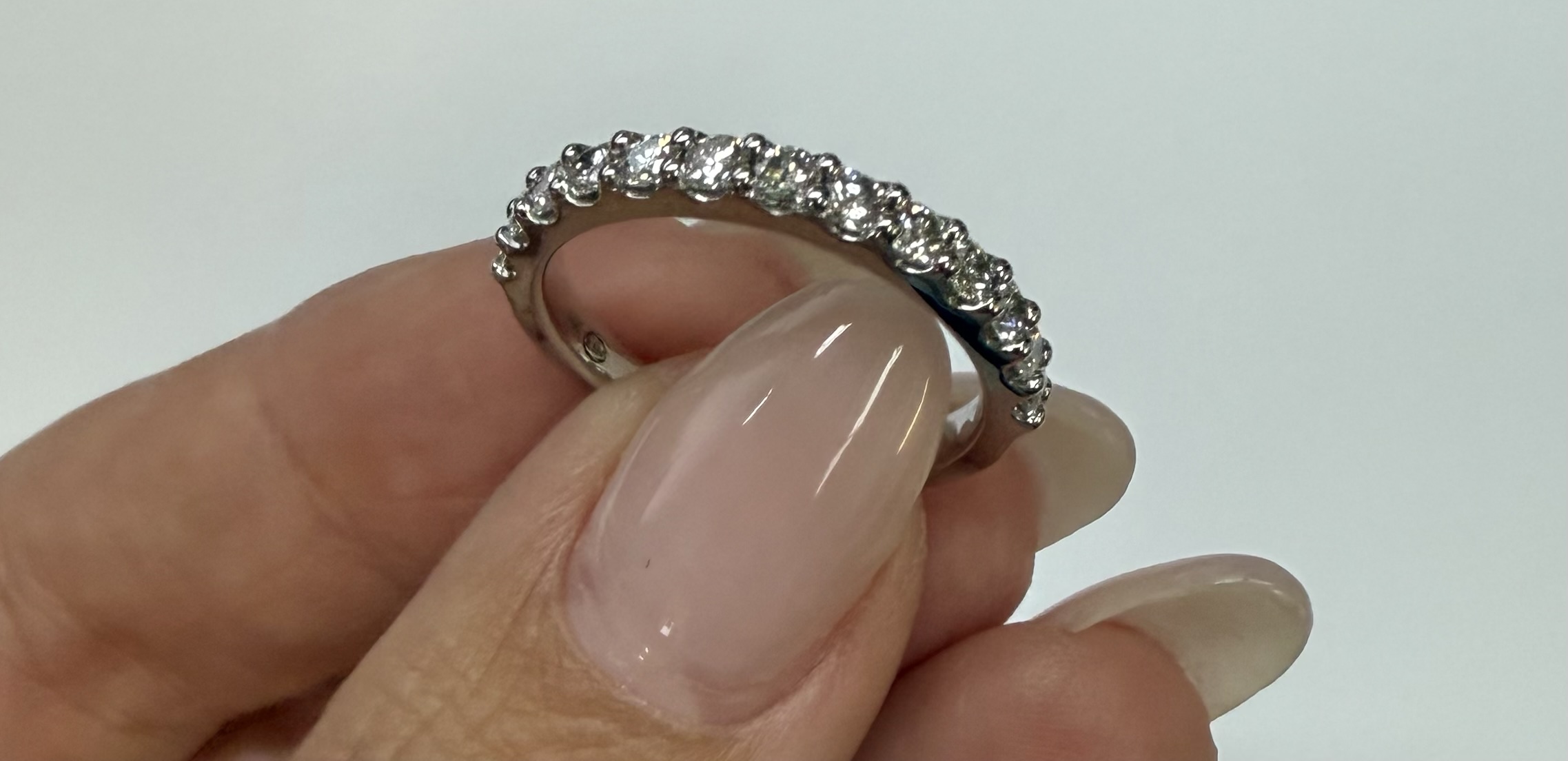 14k White Gold Shared Prong 13 Stone Genuine .58 Cttw Round Brilliant Cut Diamond Band - Image 5