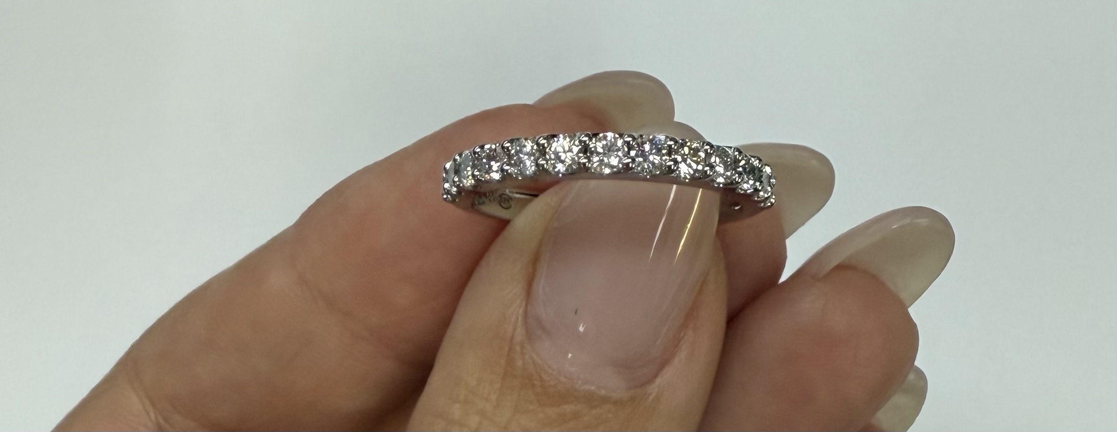 14k White Gold Shared Prong 13 Stone Genuine .58 Cttw Round Brilliant Cut Diamond Band - Image 10