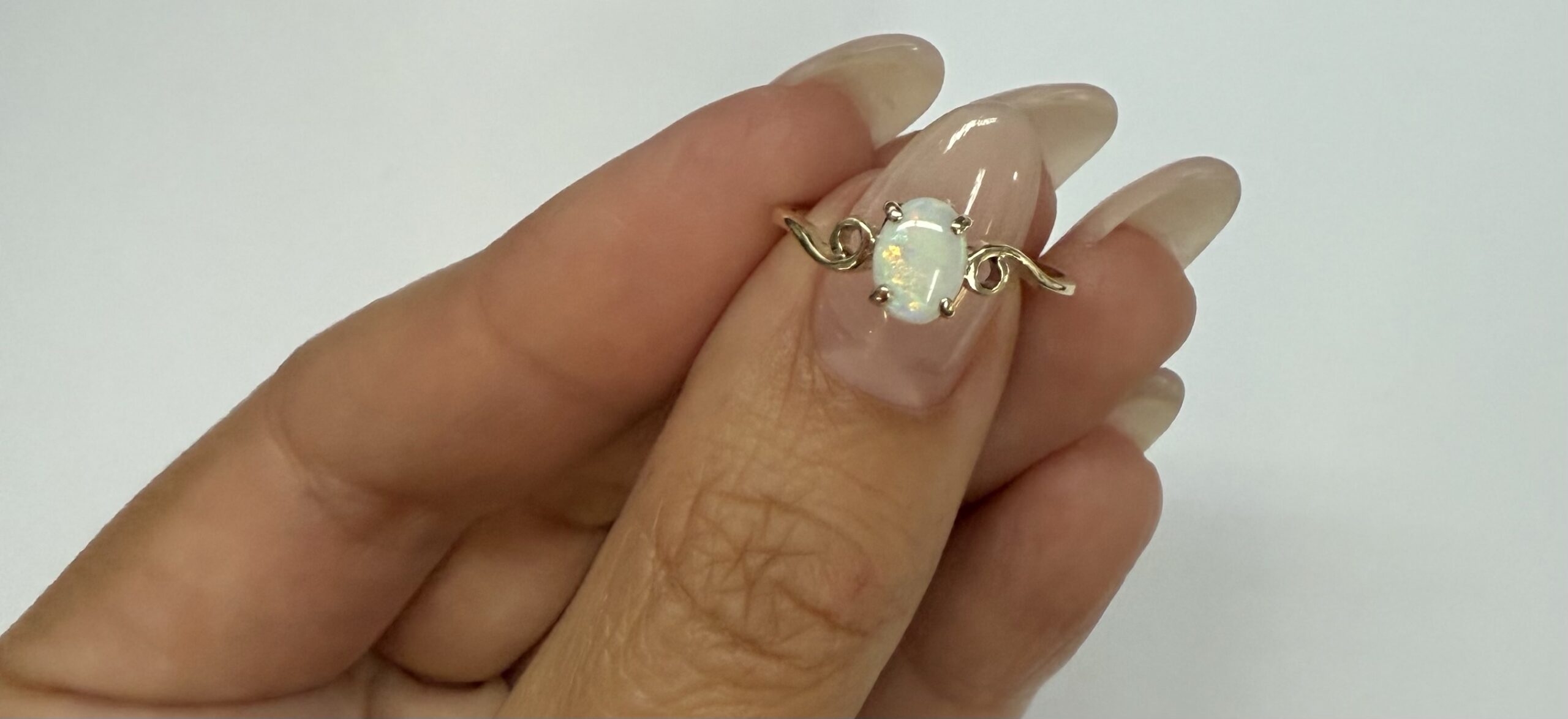 Vintage 10k Yellow Gold Genuine Opal Ring