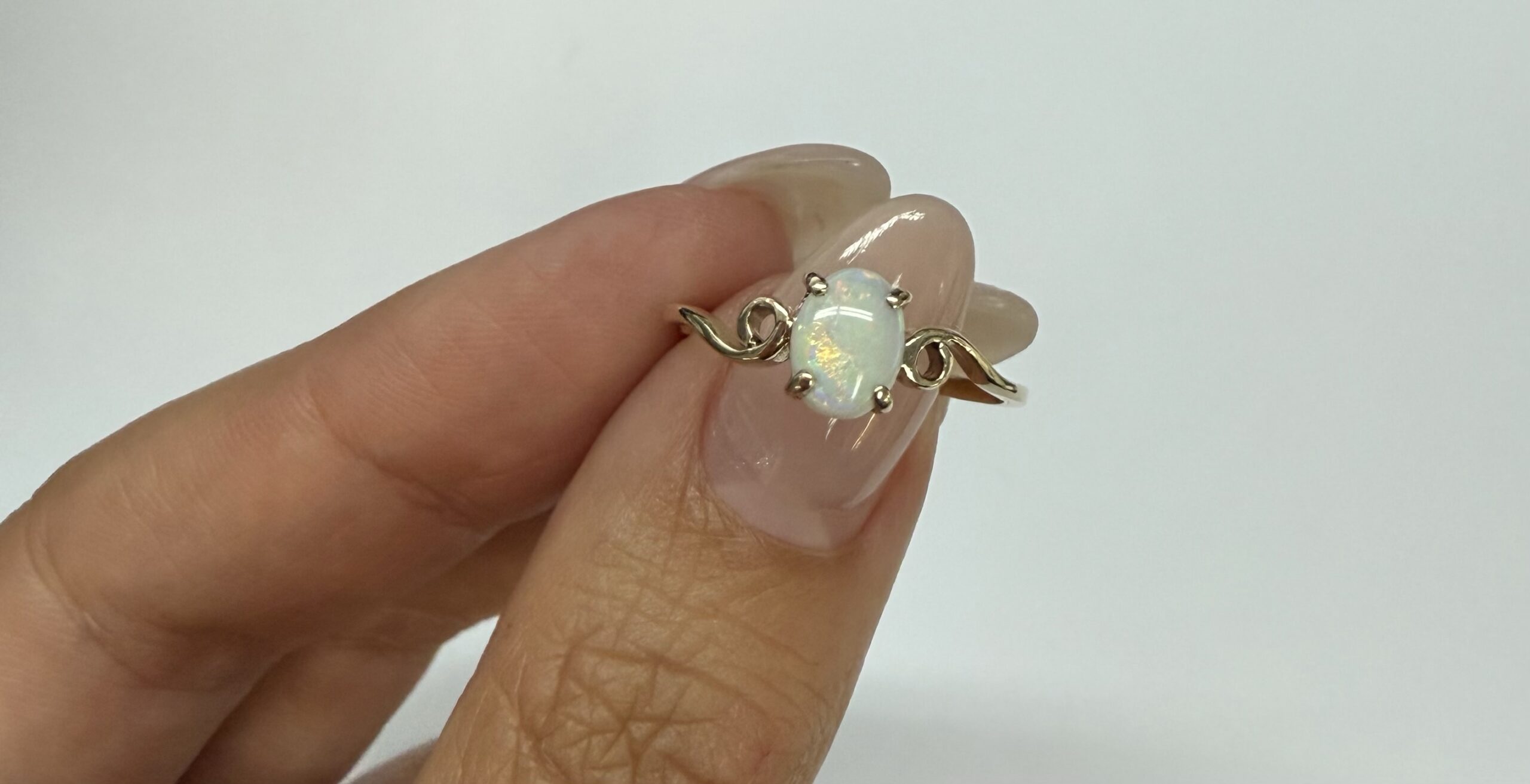 Vintage 10k Yellow Gold Genuine Opal Ring - Image 10