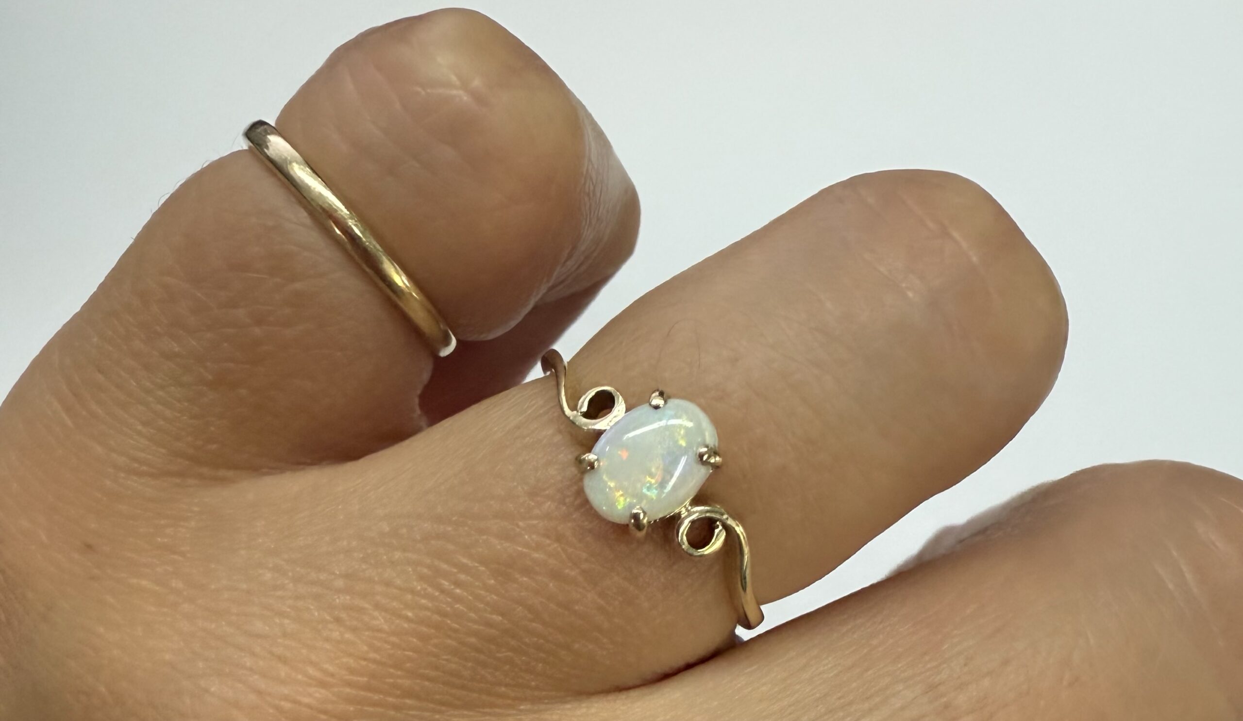 Vintage 10k Yellow Gold Genuine Opal Ring - Image 13