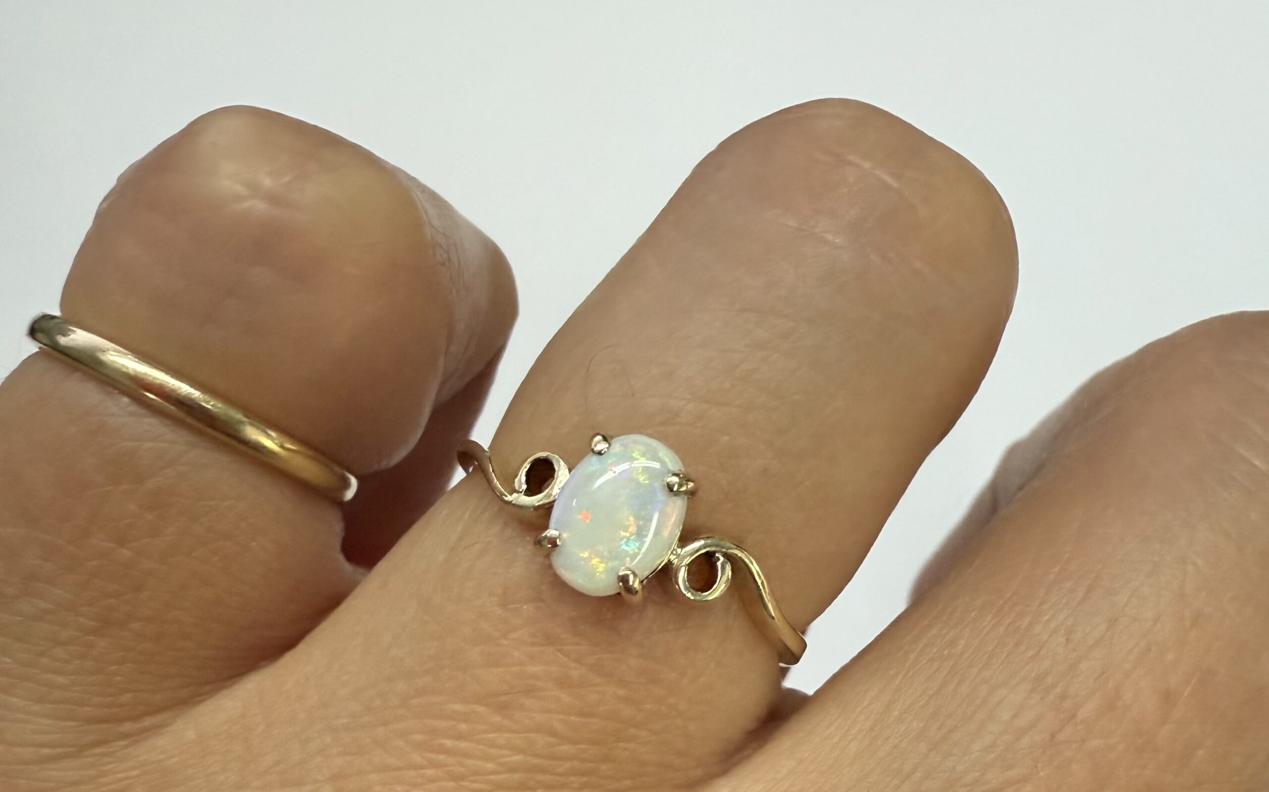 Vintage 10k Yellow Gold Genuine Opal Ring - Image 21