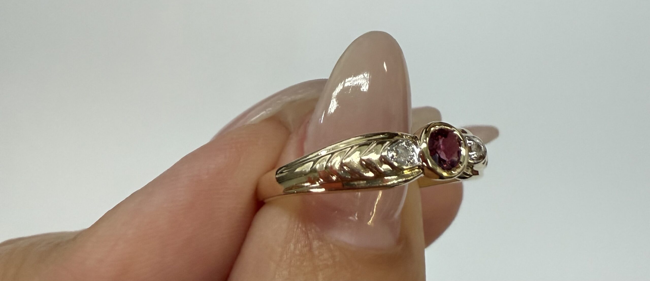 Vintage 14k Yellow Gold Bezel Set Ruby Ring - Image 11