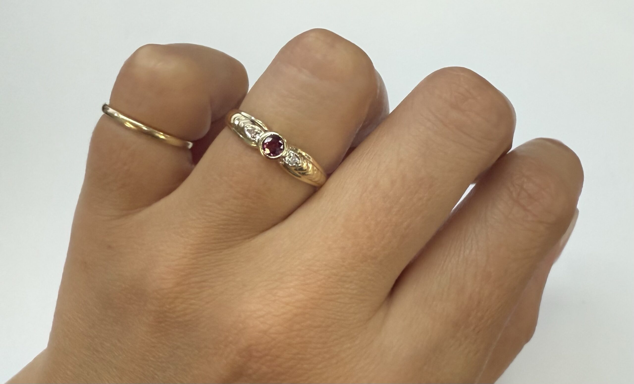 Vintage 14k Yellow Gold Bezel Set Ruby Ring - Image 15