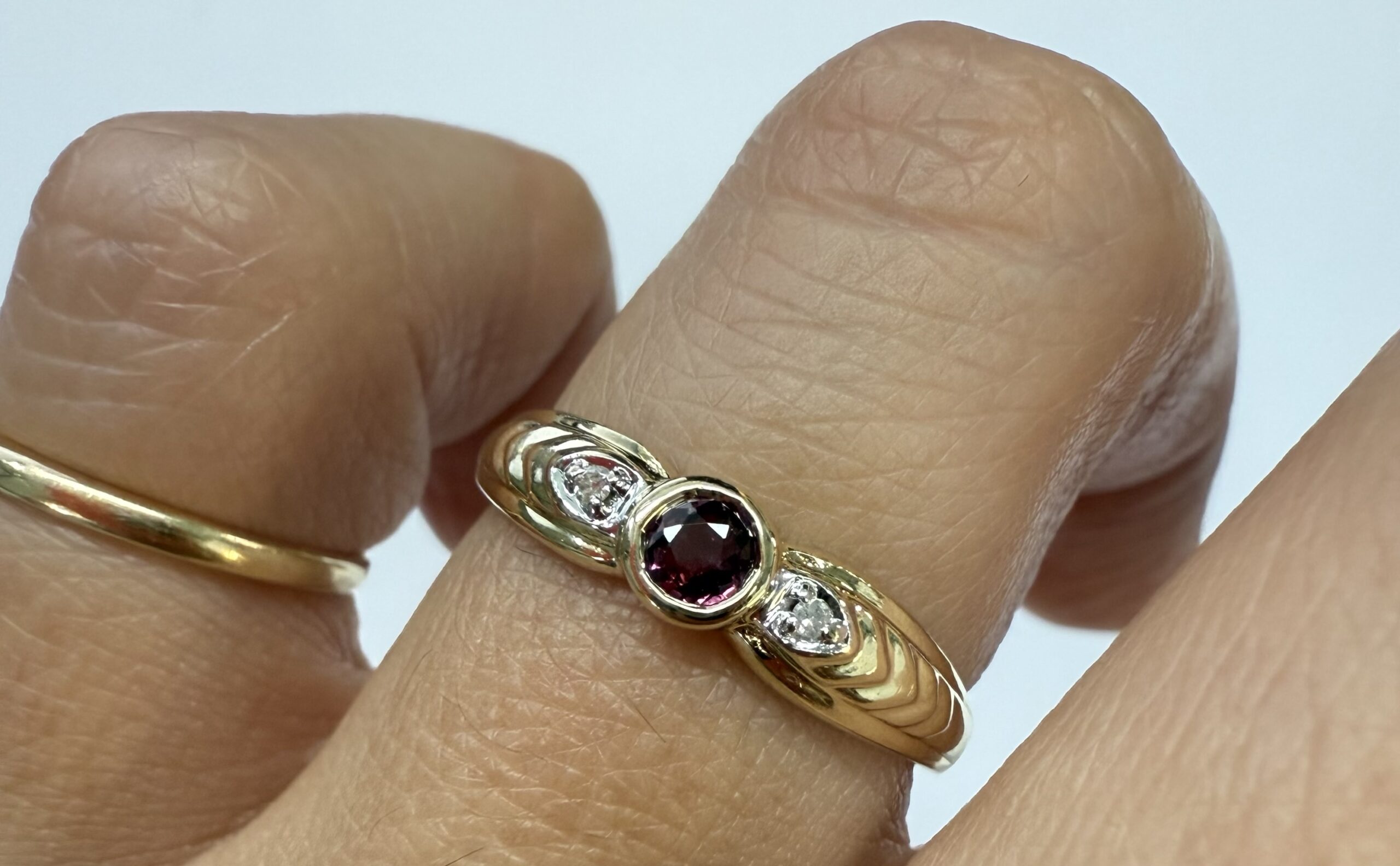 Vintage 14k Yellow Gold Bezel Set Ruby Ring - Image 17