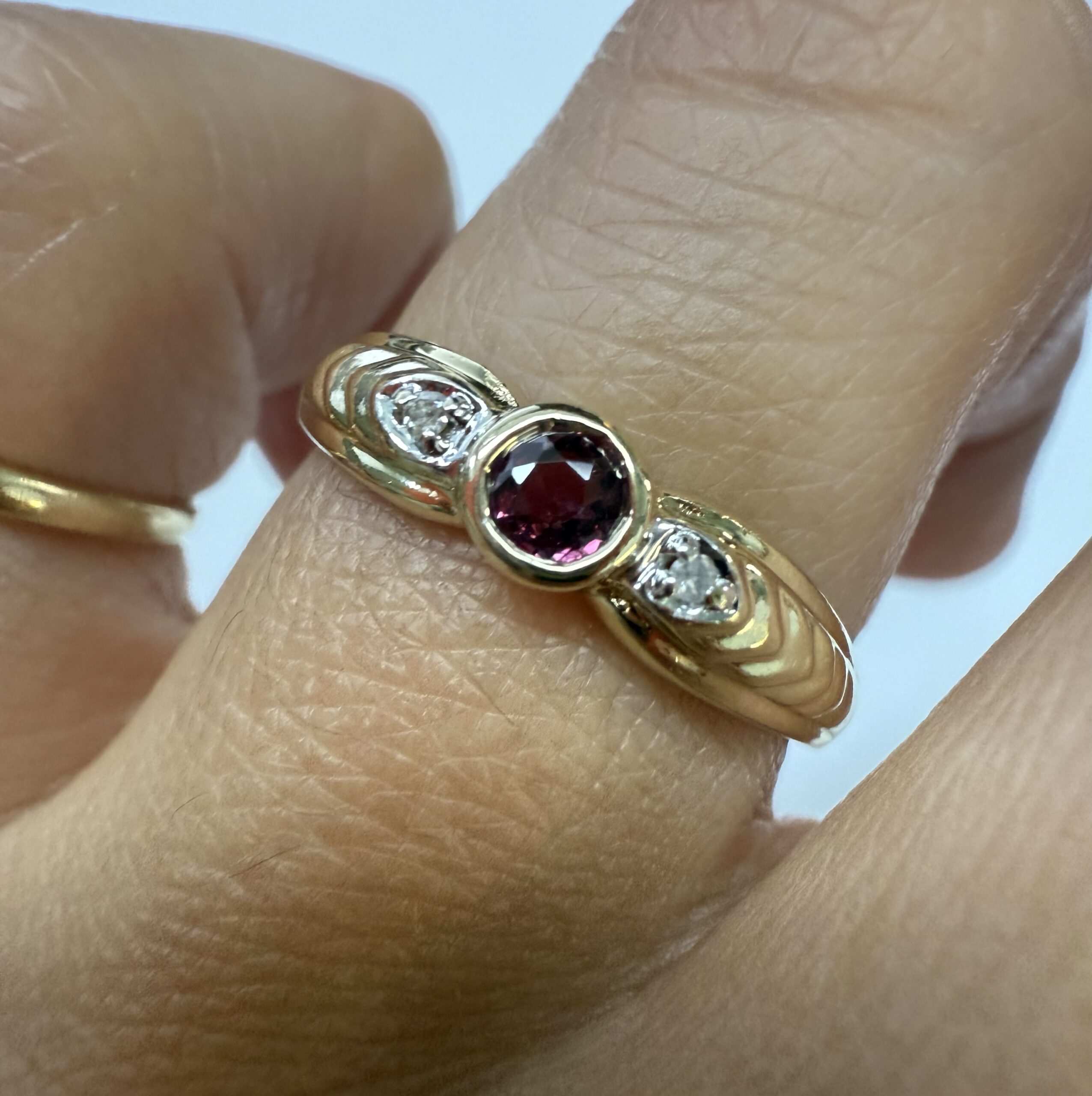 Vintage 14k Yellow Gold Bezel Set Ruby Ring - Image 19