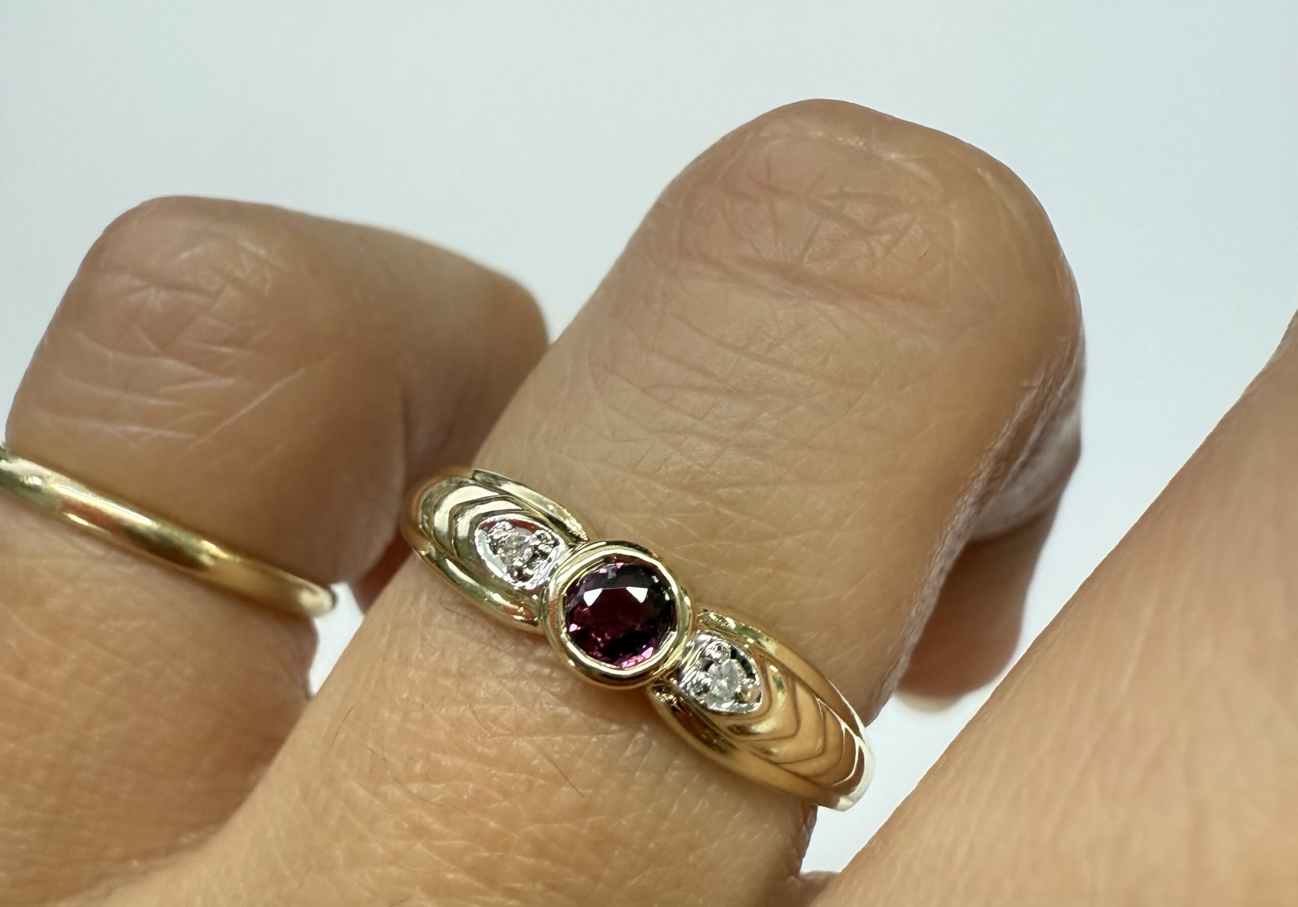 Vintage 14k Yellow Gold Bezel Set Ruby Ring - Image 22