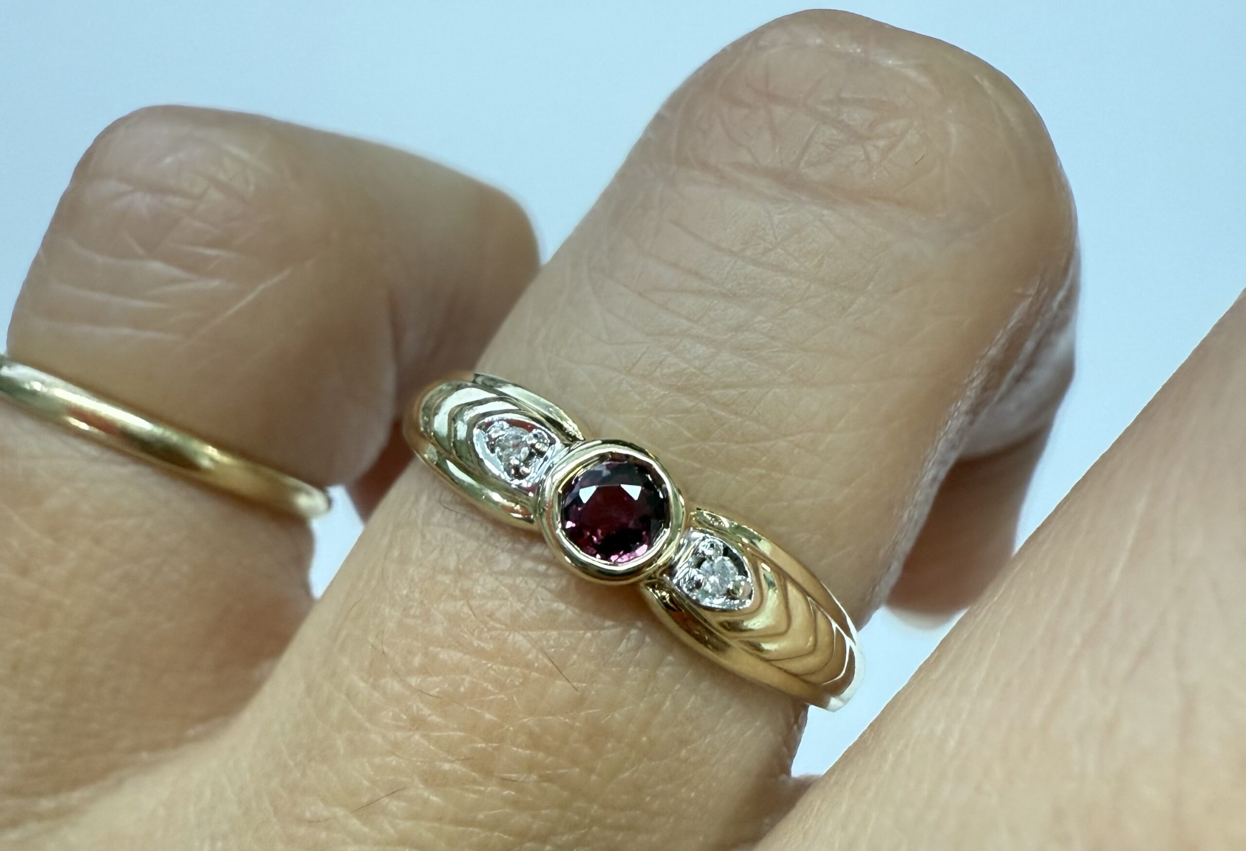 Vintage 14k Yellow Gold Bezel Set Ruby Ring - Image 23