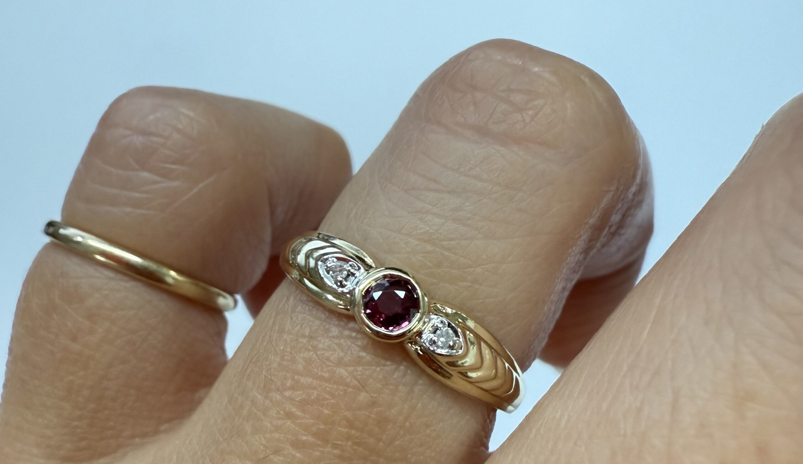 Vintage 14k Yellow Gold Bezel Set Ruby Ring - Image 24