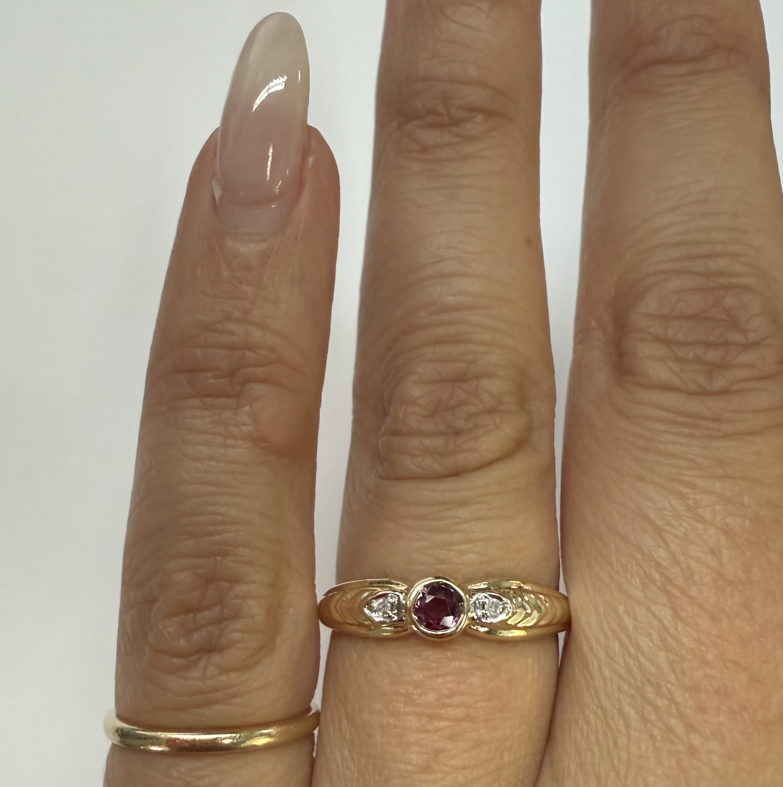 Vintage 14k Yellow Gold Bezel Set Ruby Ring - Image 27