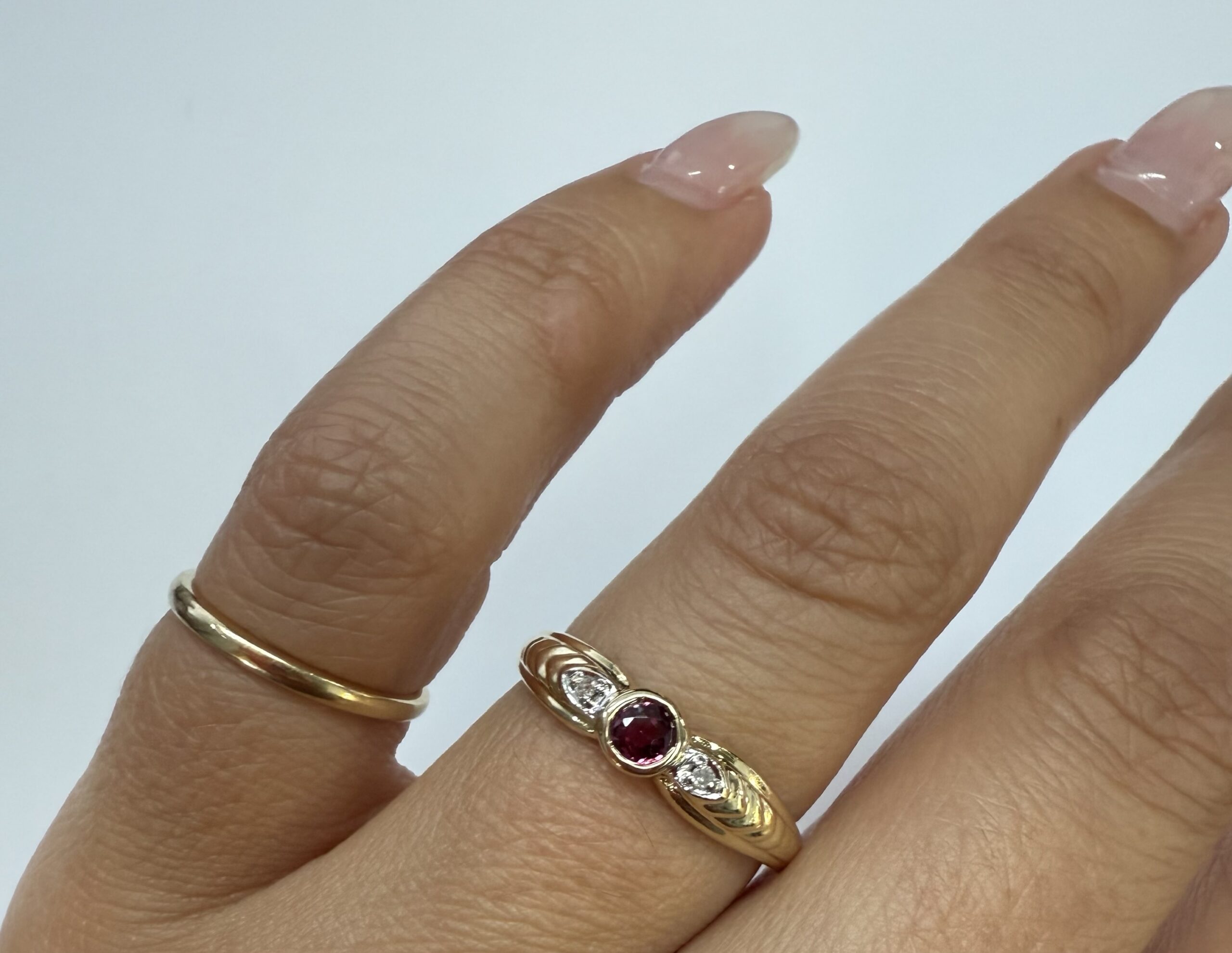 Vintage 14k Yellow Gold Bezel Set Ruby Ring - Image 28