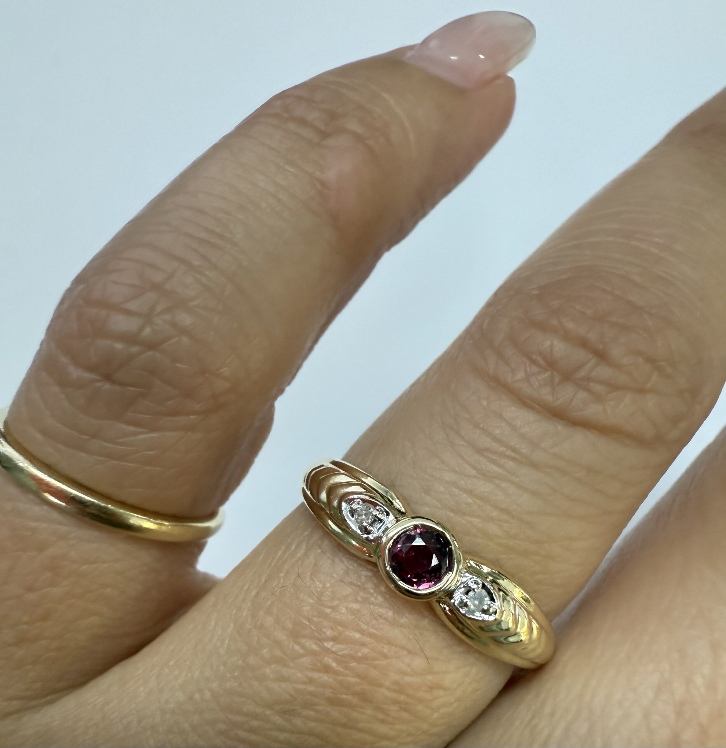 Vintage 14k Yellow Gold Bezel Set Ruby Ring - Image 30