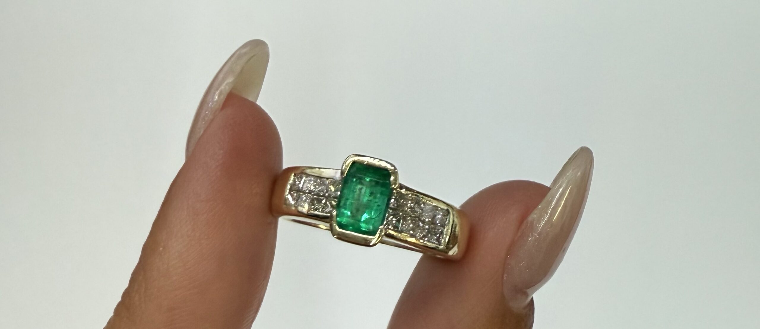 18k Yellow Gold Genuine 3/4 Cttw Emerald & 1 cttw Princess Cut Diamond Ring - Image 5