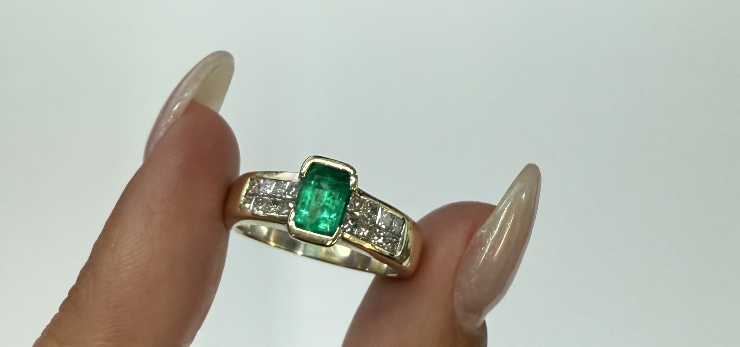 18k Yellow Gold Genuine 3/4 Cttw Emerald & 1 cttw Princess Cut Diamond Ring - Image 6