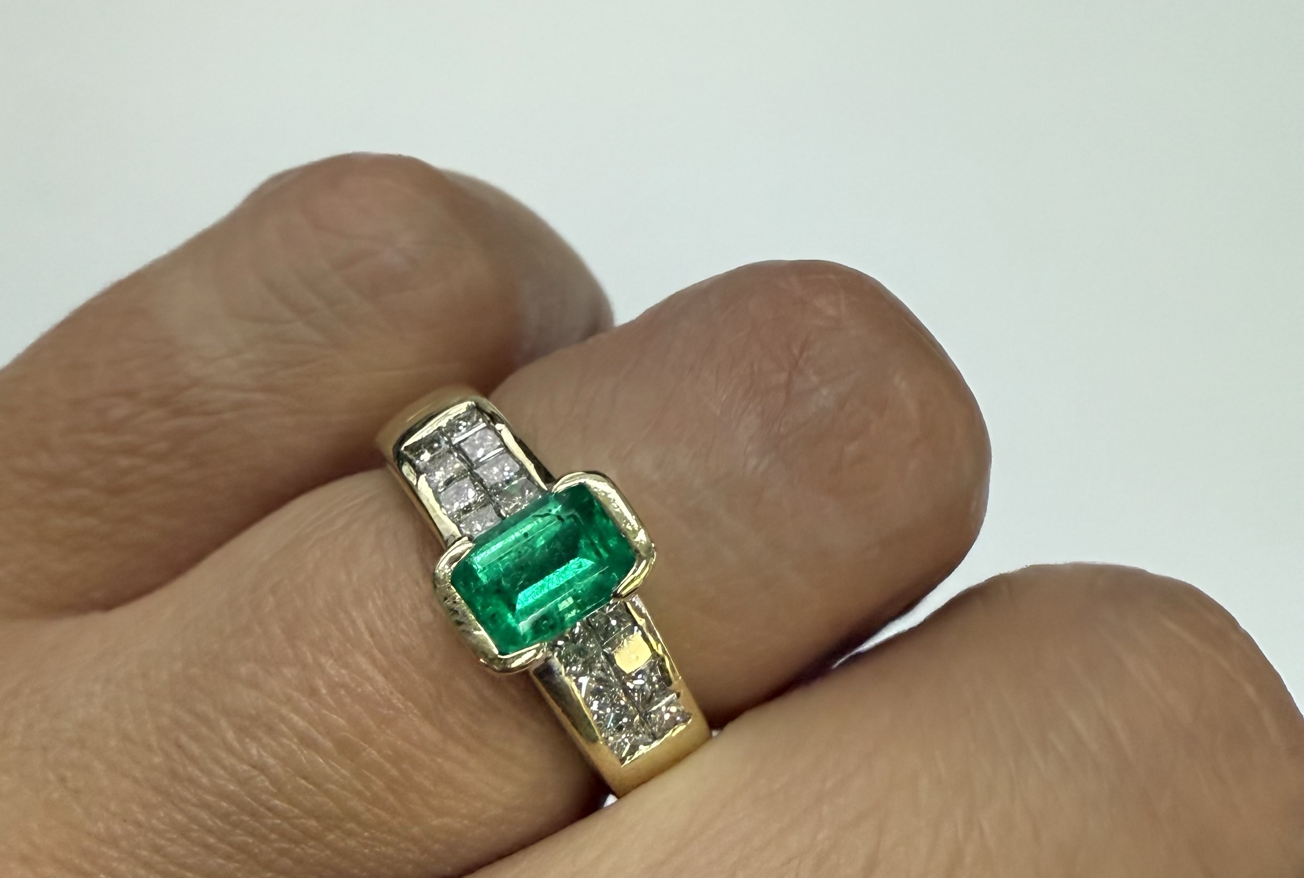 18k Yellow Gold Genuine 3/4 Cttw Emerald & 1 cttw Princess Cut Diamond Ring - Image 11