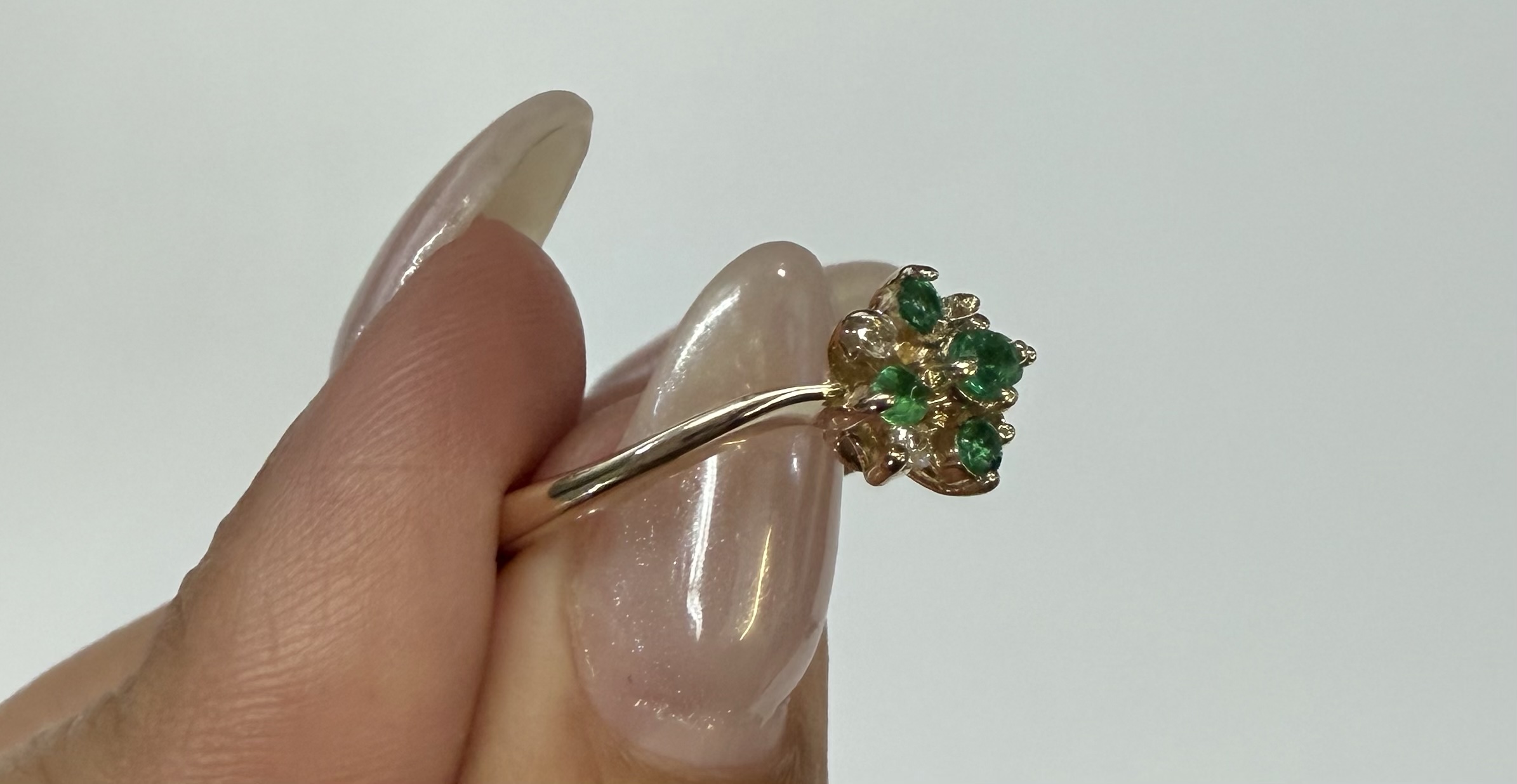 Vintage 14k Yellow Gold 1/4 Cttw Emerald & .10 Cttw Genuine Diamond Cluster Ring - Image 12