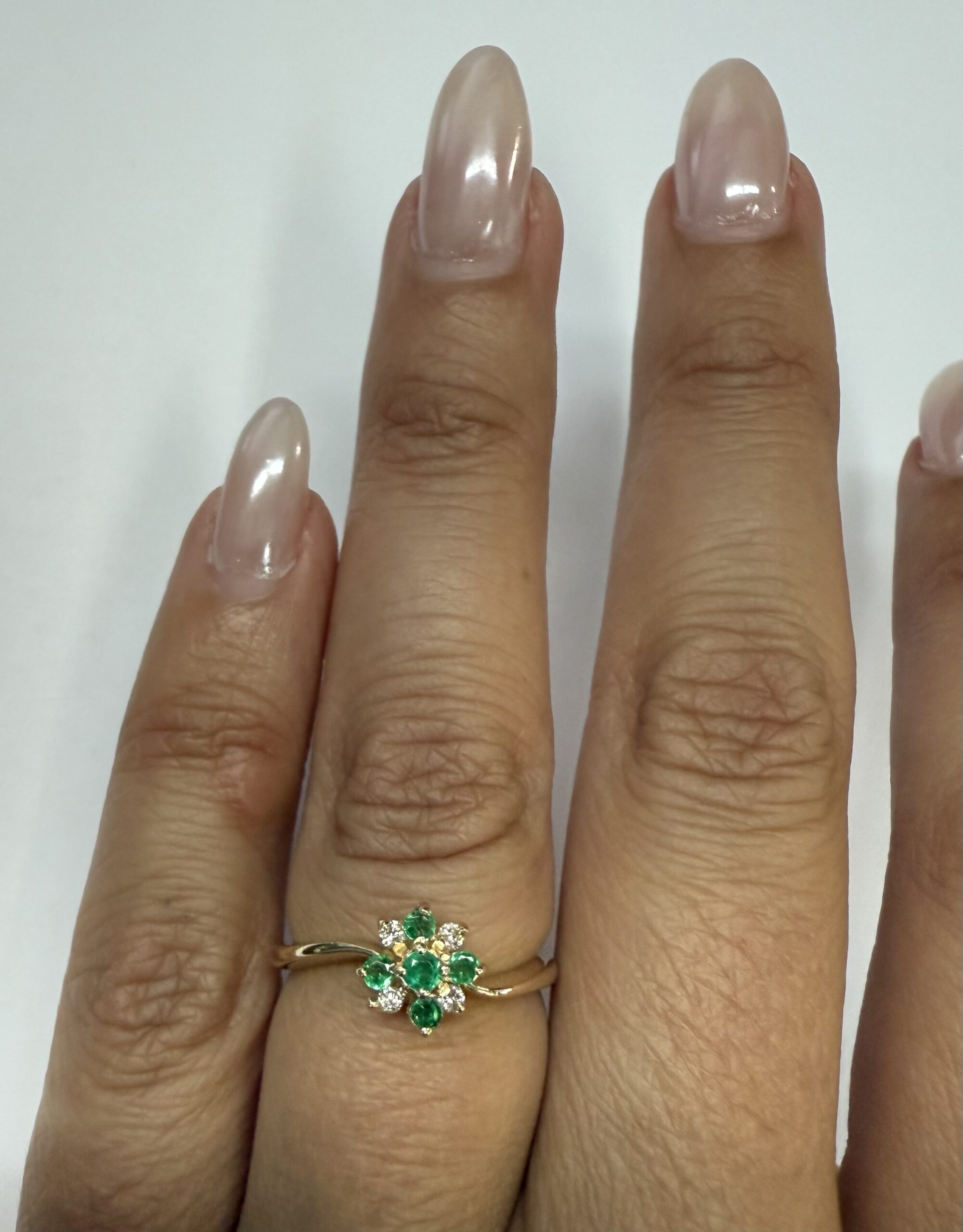 Vintage 14k Yellow Gold 1/4 Cttw Emerald & .10 Cttw Genuine Diamond Cluster Ring - Image 21