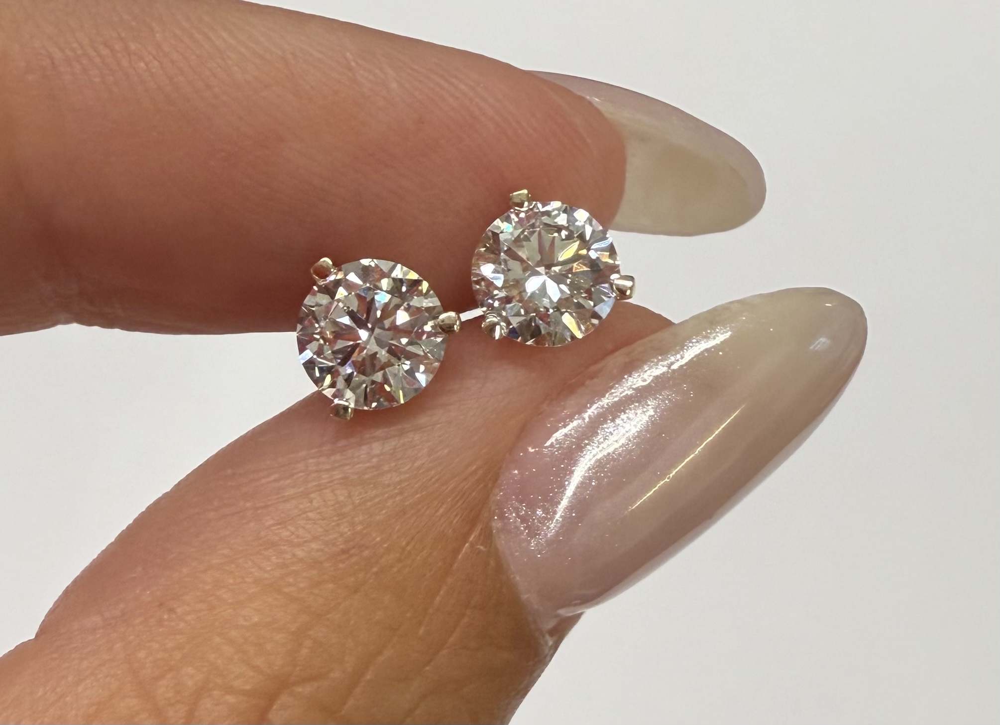 14k Yellow Gold Genuine Laboratory Grown 1.50 Cttw Round Brilliant Cut Diamond Stud Earrings - Image 4