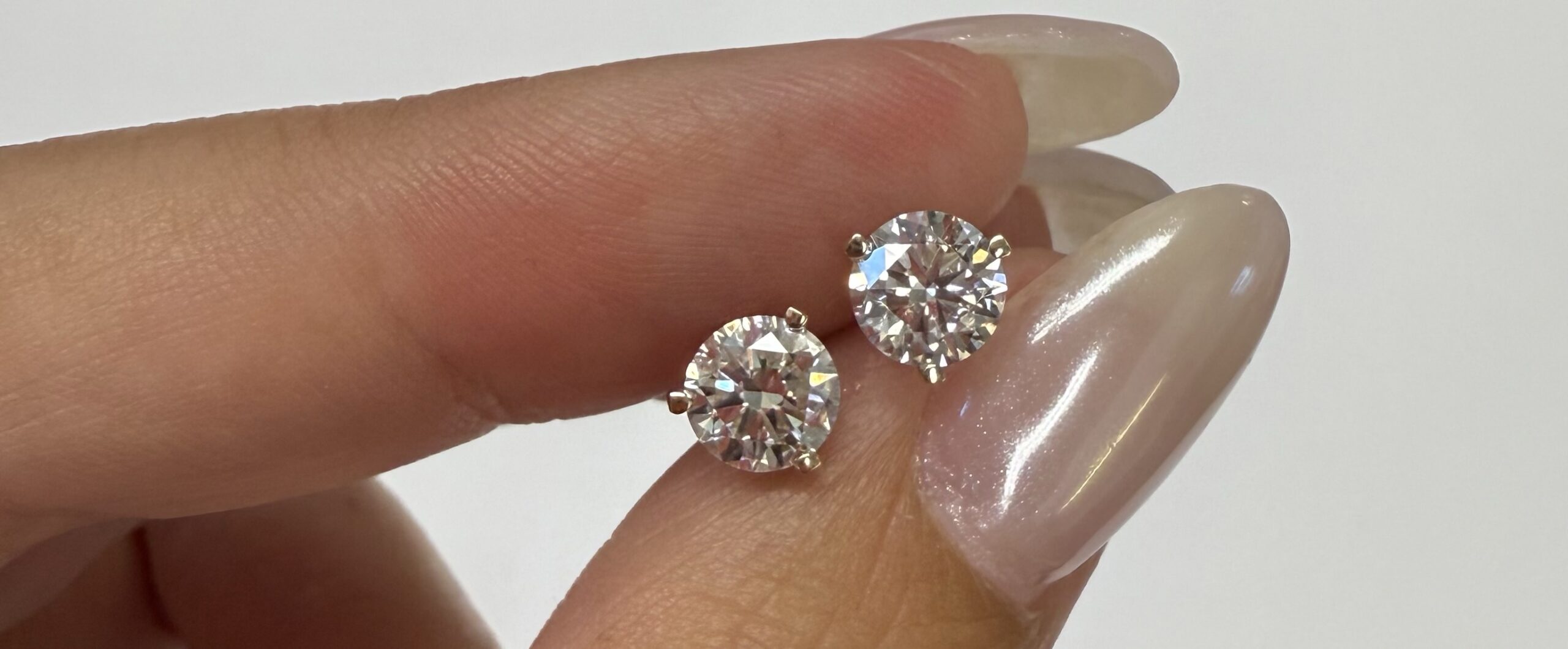 14k Yellow Gold Genuine Laboratory Grown 1.50 Cttw Round Brilliant Cut Diamond Stud Earrings - Image 3