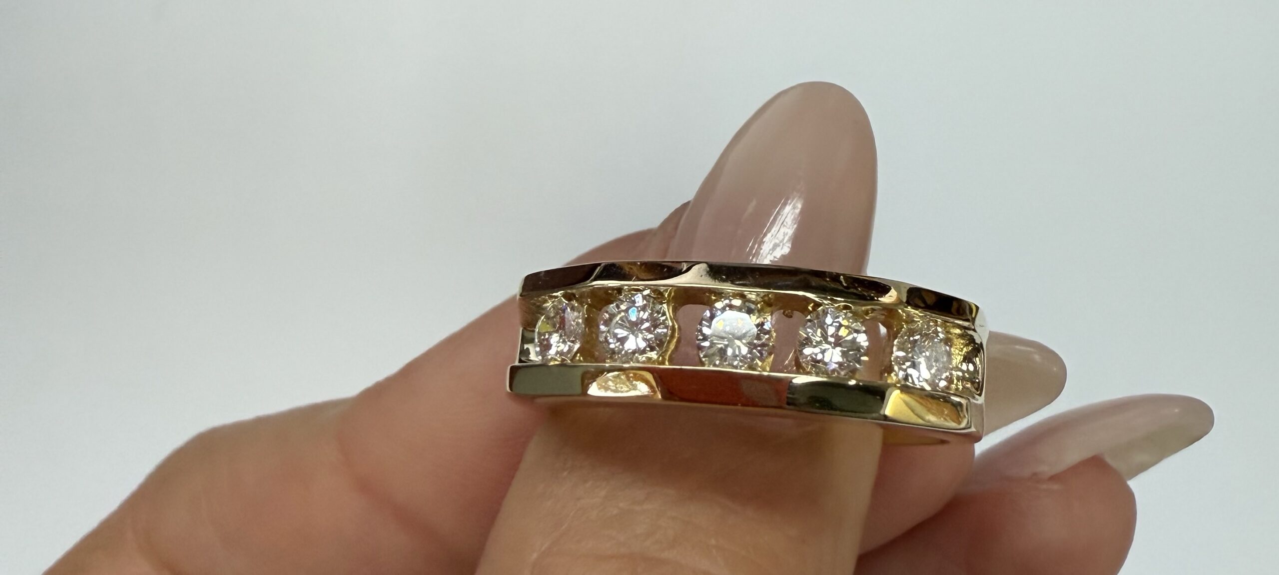 Gent's Vintage 14k Yellow Gold 5 Stone Genuine 3/4 Carat Diamond Band - Image 7