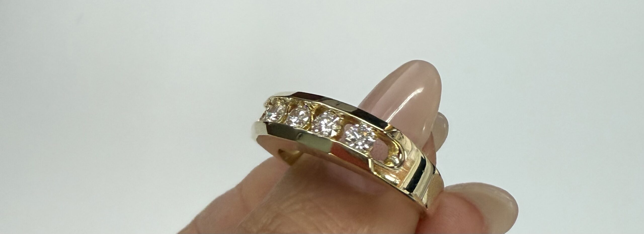 Gent's Vintage 14k Yellow Gold 5 Stone Genuine 3/4 Carat Diamond Band - Image 13