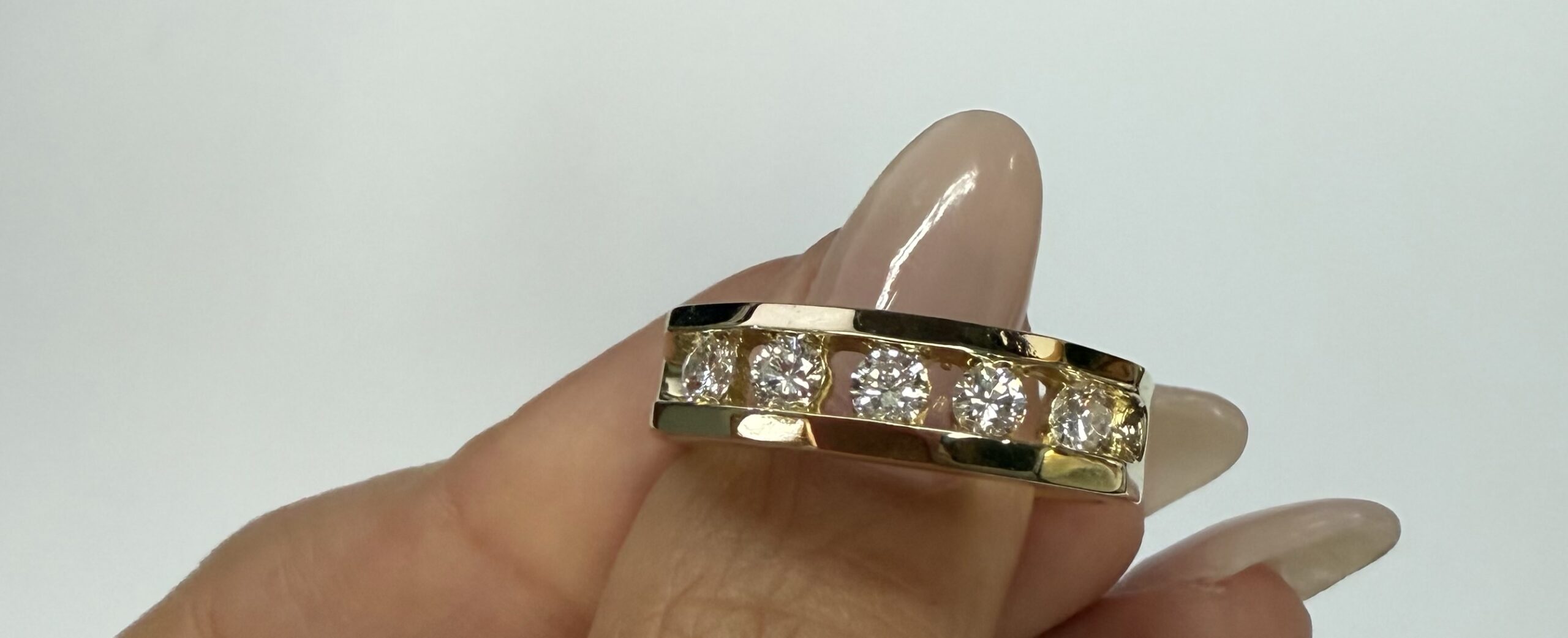 Gent's Vintage 14k Yellow Gold 5 Stone Genuine 3/4 Carat Diamond Band - Image 14
