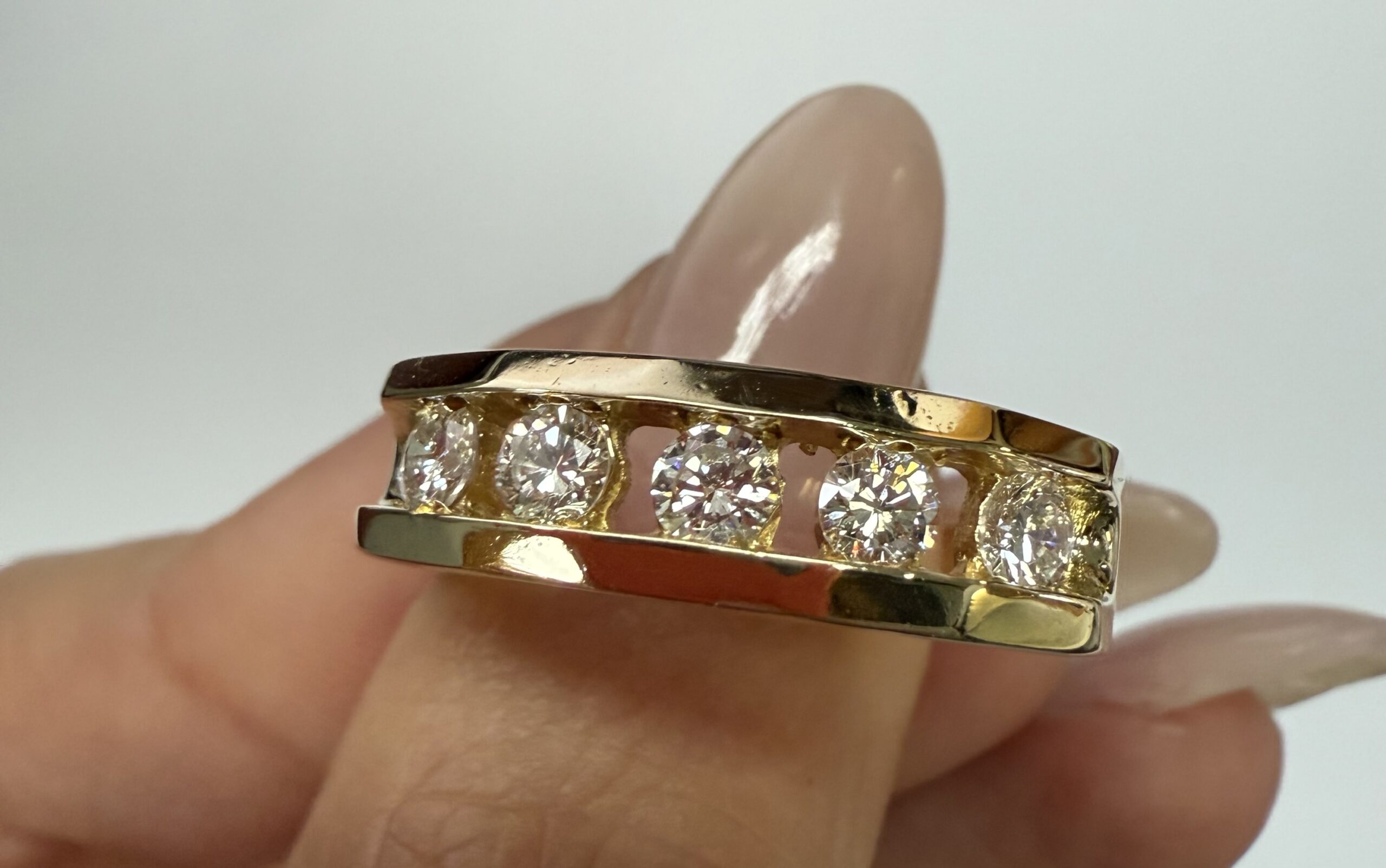 Gent's Vintage 14k Yellow Gold 5 Stone Genuine 3/4 Carat Diamond Band - Image 15