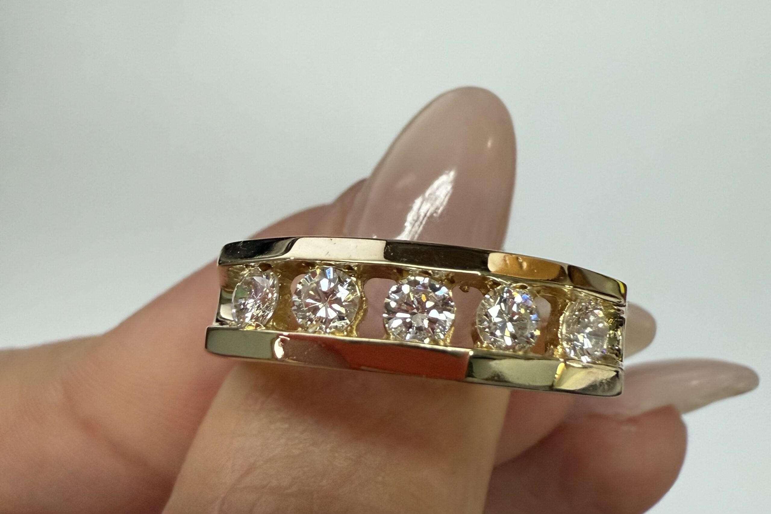 Gent's Vintage 14k Yellow Gold 5 Stone Genuine 3/4 Carat Diamond Band - Image 16