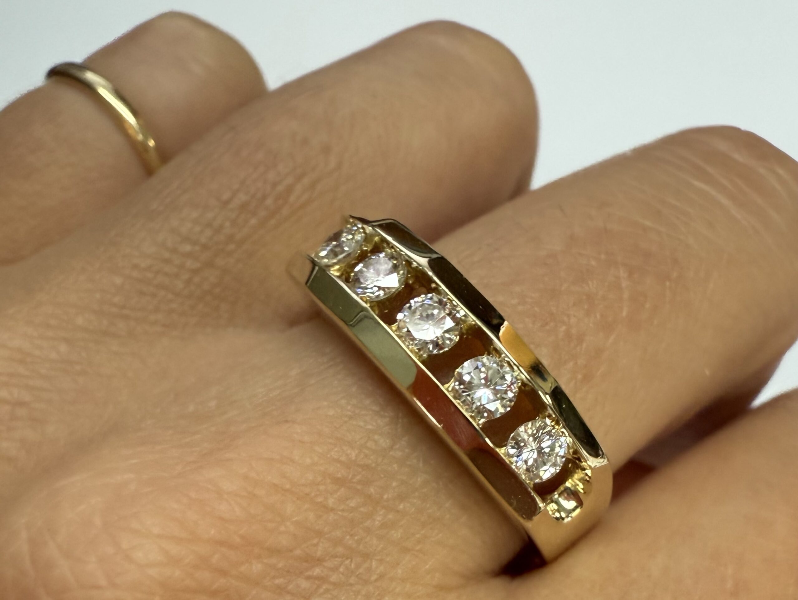 Gent's Vintage 14k Yellow Gold 5 Stone Genuine 3/4 Carat Diamond Band - Image 21