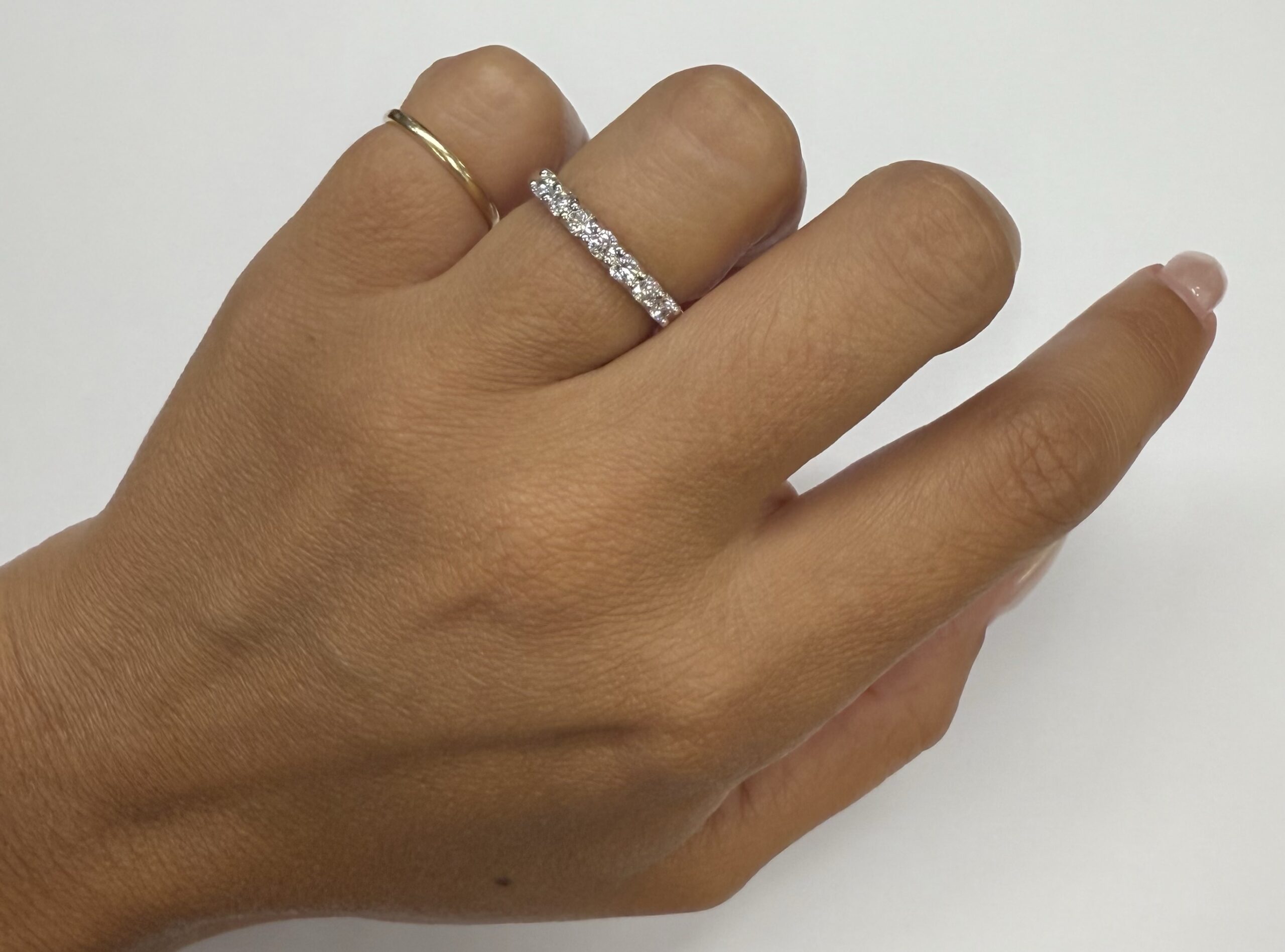 14k White Gold 7 Stone Genuine .48 Cttw Round Brilliant Cut Diamond Band - Image 7