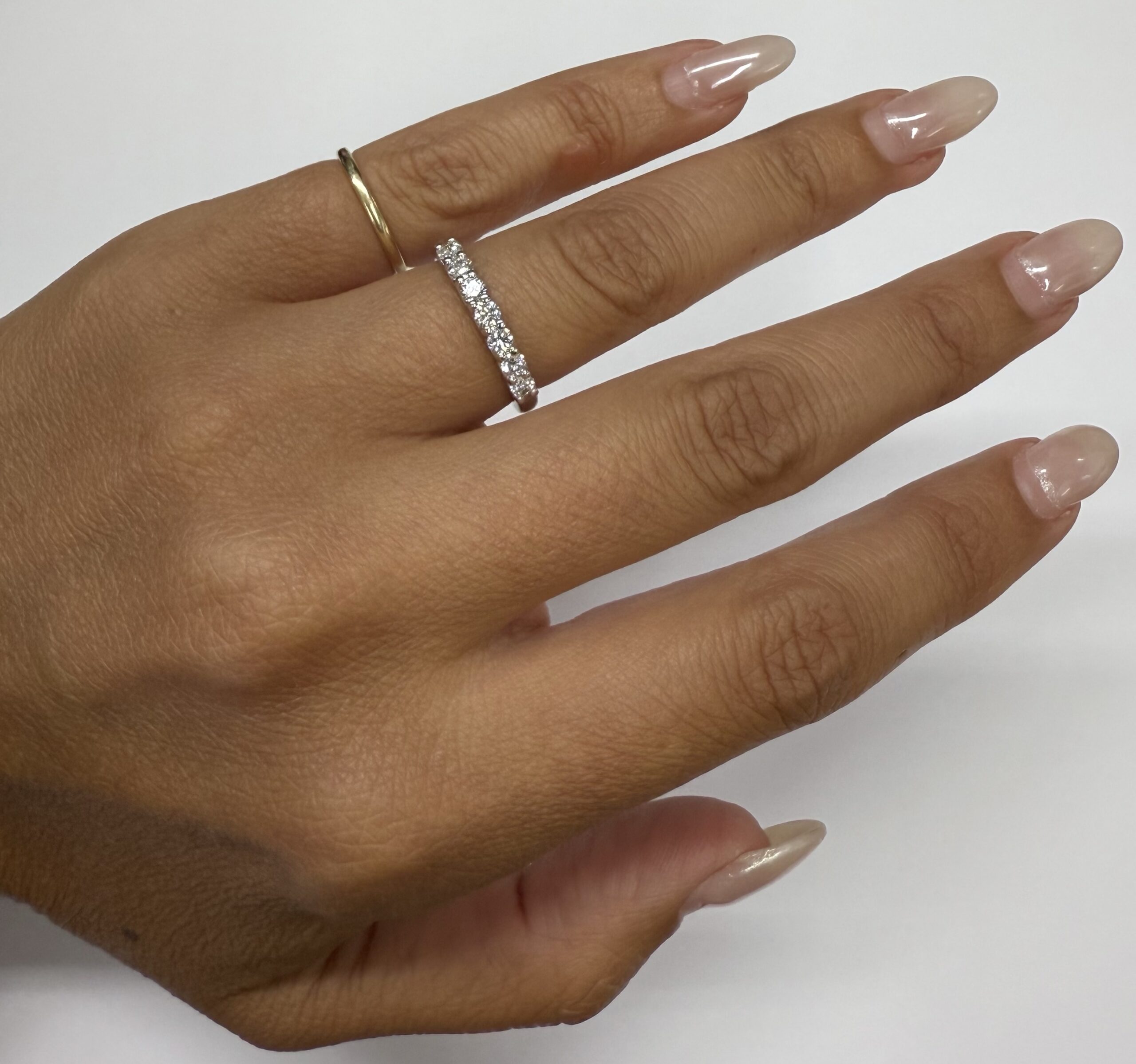 14k White Gold 7 Stone Genuine .48 Cttw Round Brilliant Cut Diamond Band - Image 18