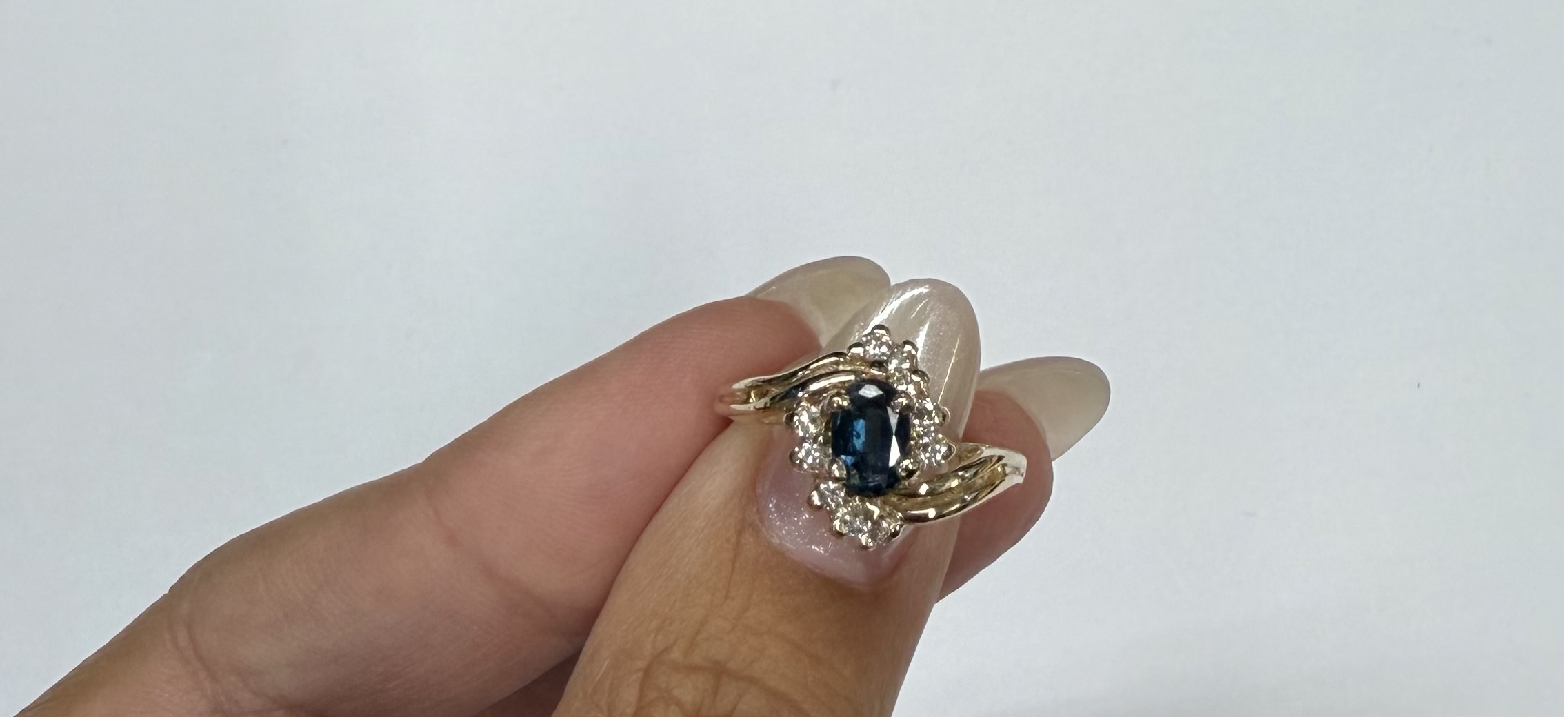 Vintage 14k Yellow Gold Sapphire & Diamond Cluster Ring - Image 7