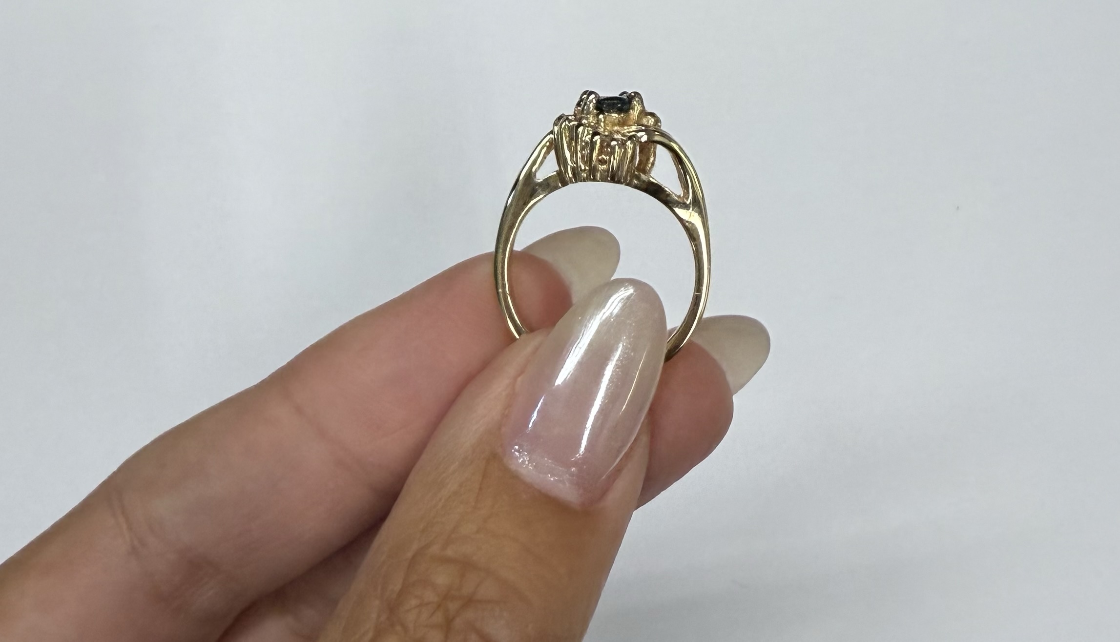 Vintage 14k Yellow Gold Sapphire & Diamond Cluster Ring - Image 11