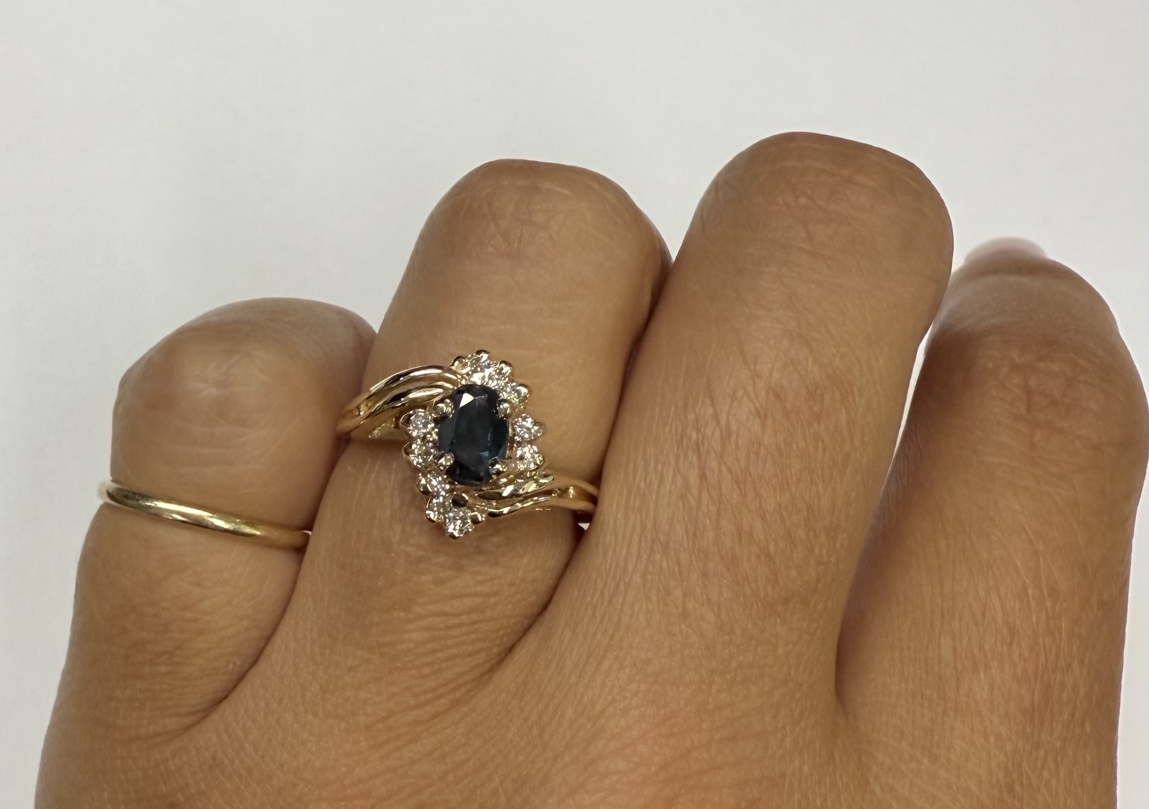 Vintage 14k Yellow Gold Sapphire & Diamond Cluster Ring - Image 9