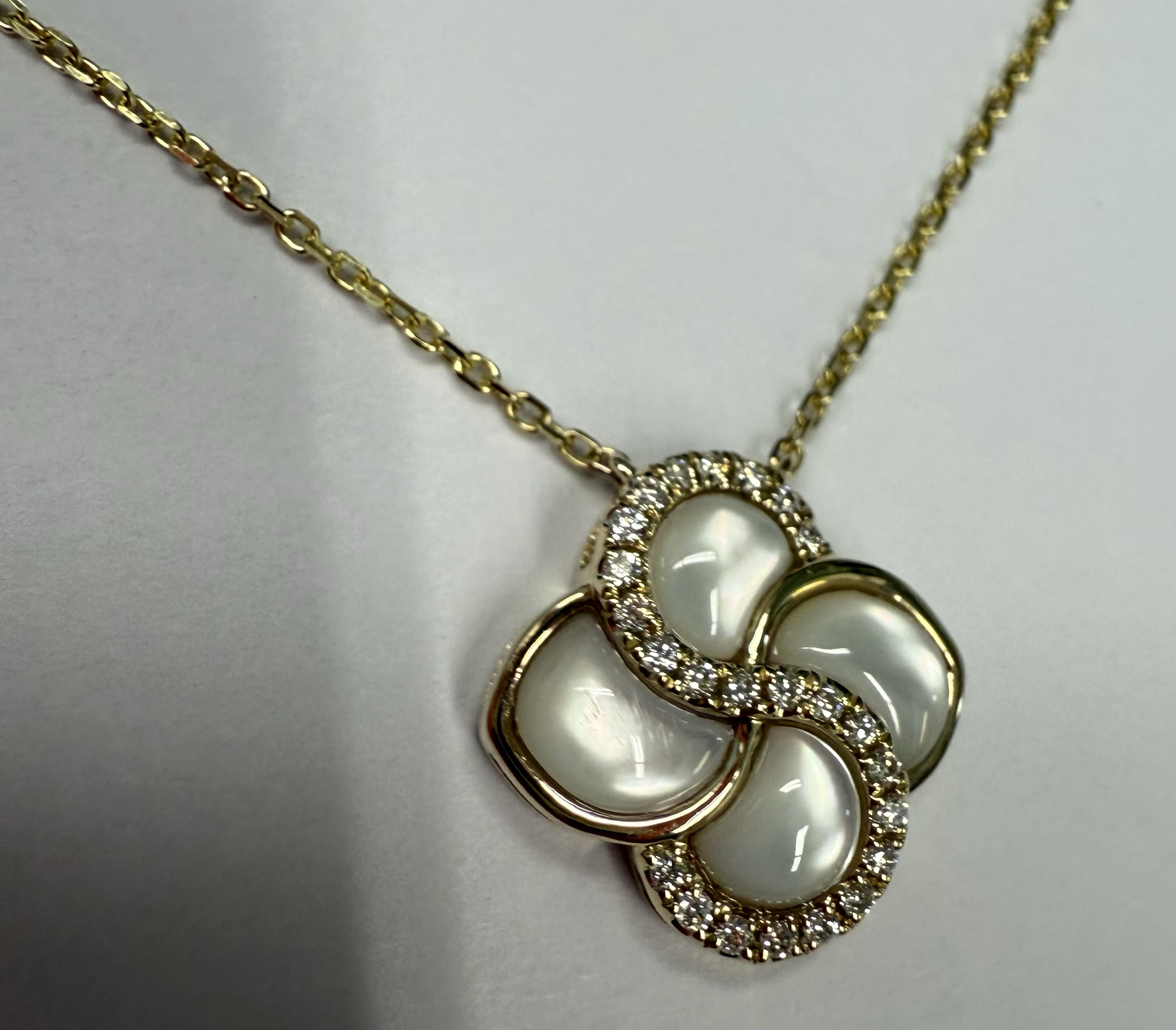 14k Yellow Gold Genuine 1.45 Cttw Mother of Pearl & Diamond Cluster Pendant - Image 7