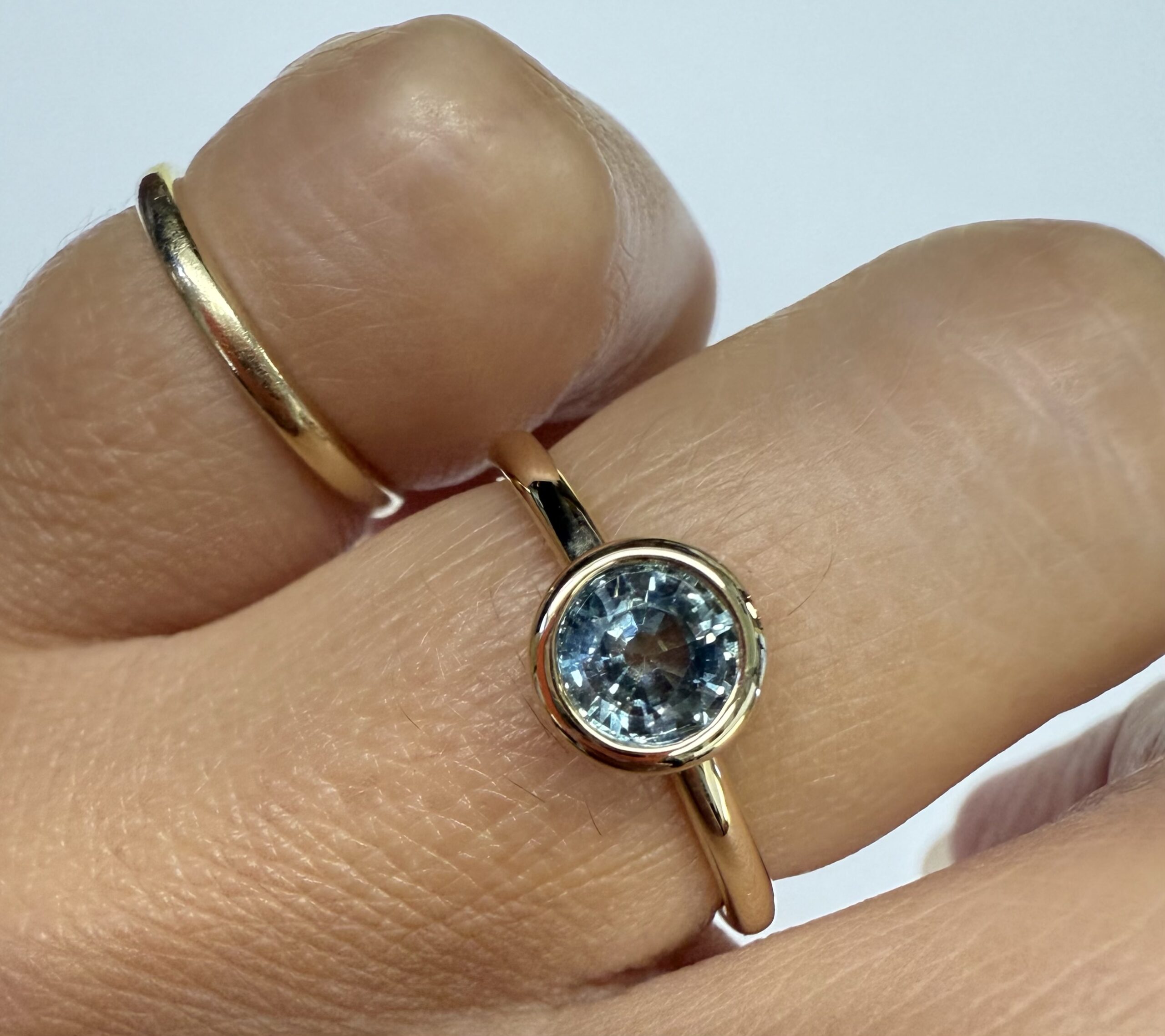 14k Yellow Gold Genuine .80 Cttw Montana Sapphire Bezel Ring - Image 21