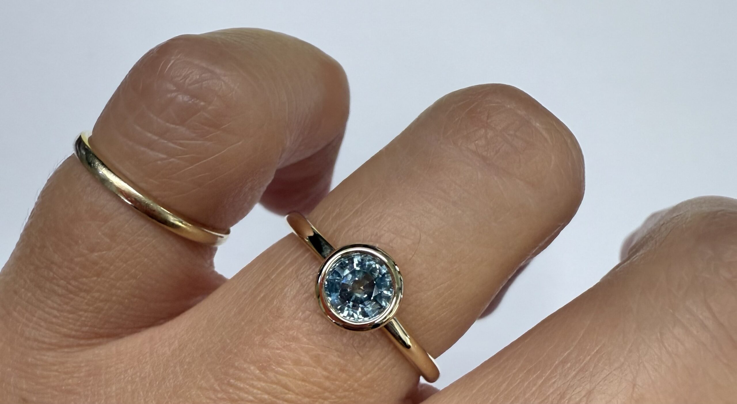 14k Yellow Gold Genuine .80 Cttw Montana Sapphire Bezel Ring - Image 31