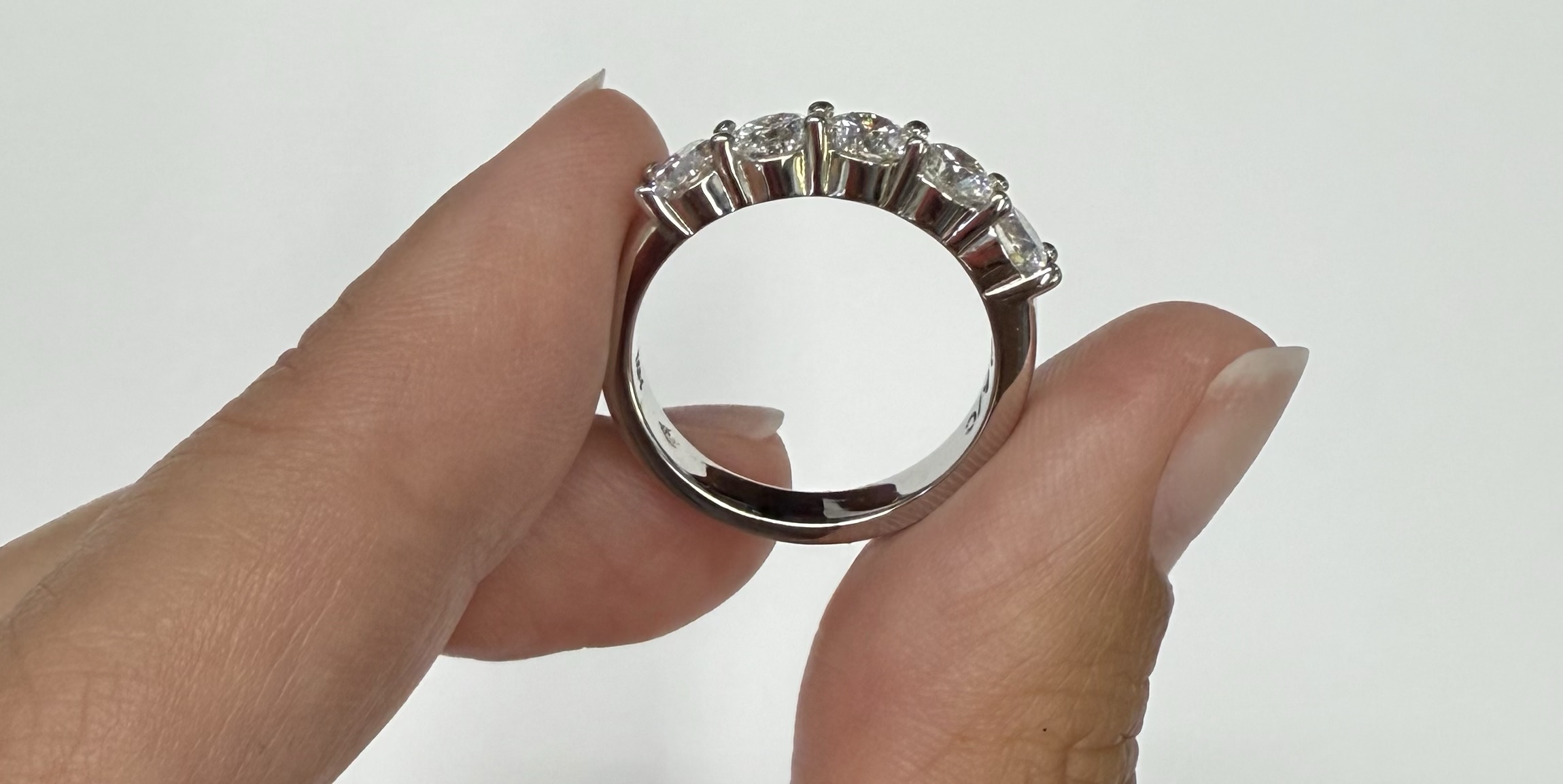 14k White Gold Shared Prong 5 Stone Genuine 1.54 Cttw Round Brilliant Cut Diamond Band - Image 11