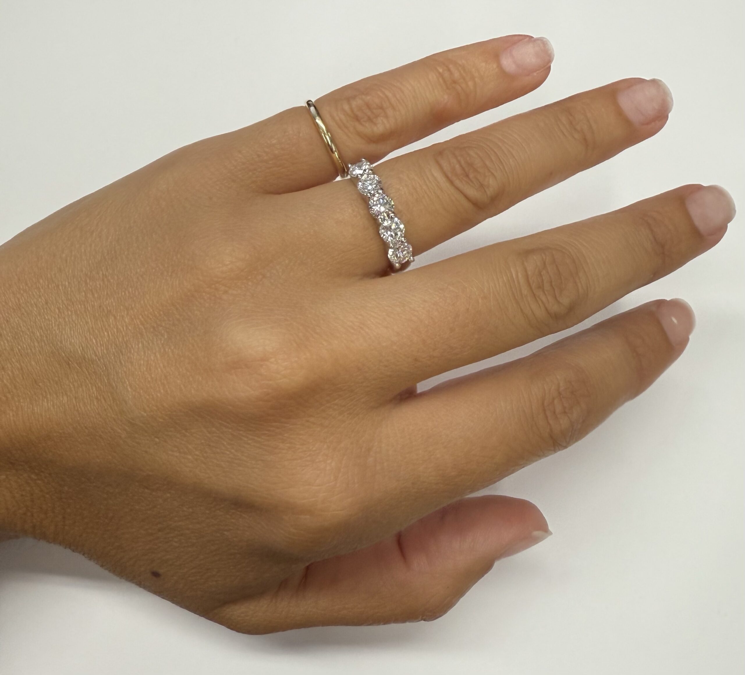 14k White Gold Shared Prong 5 Stone Genuine 1.54 Cttw Round Brilliant Cut Diamond Band - Image 7