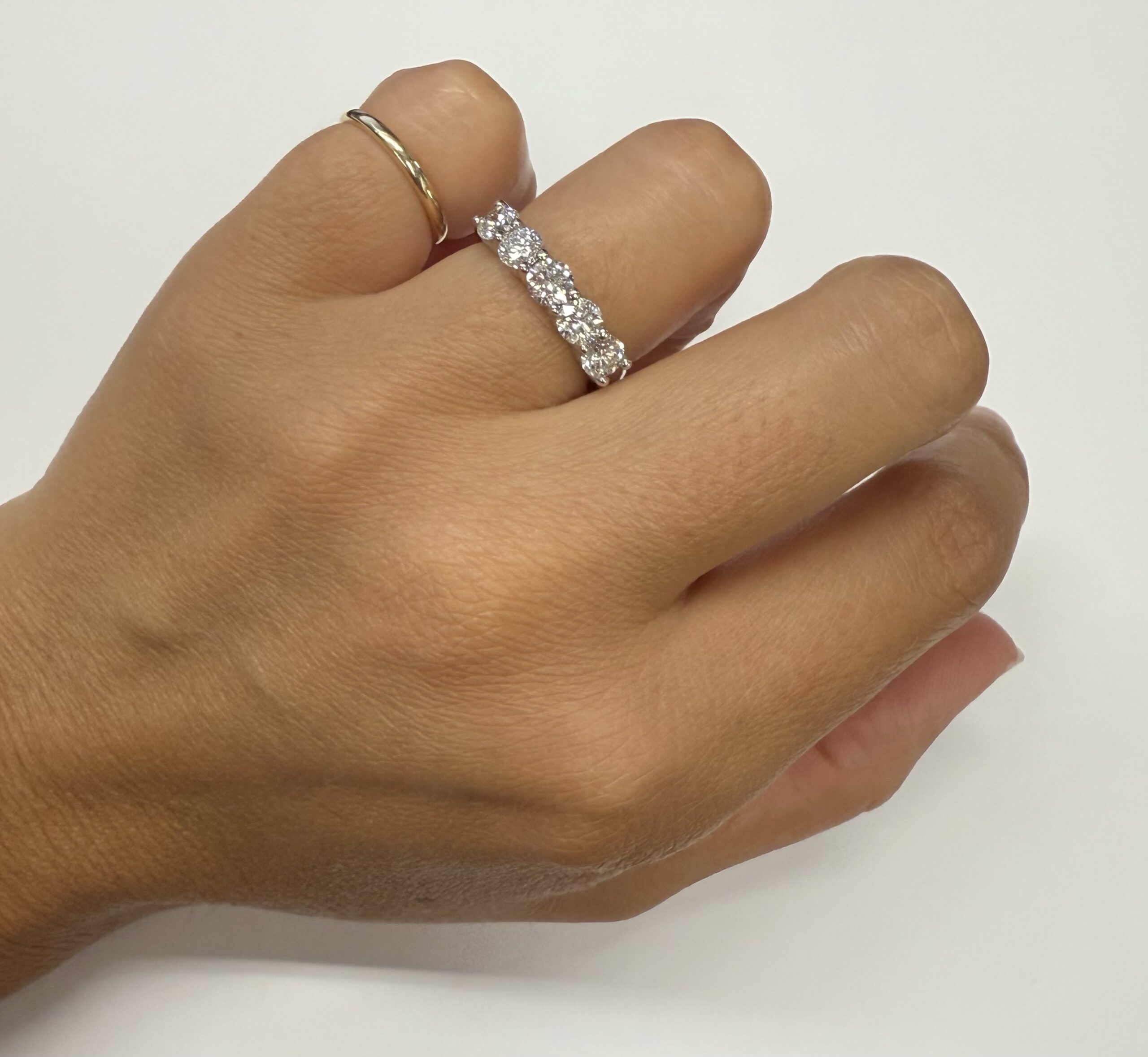 14k White Gold Shared Prong 5 Stone Genuine 1.54 Cttw Round Brilliant Cut Diamond Band - Image 8