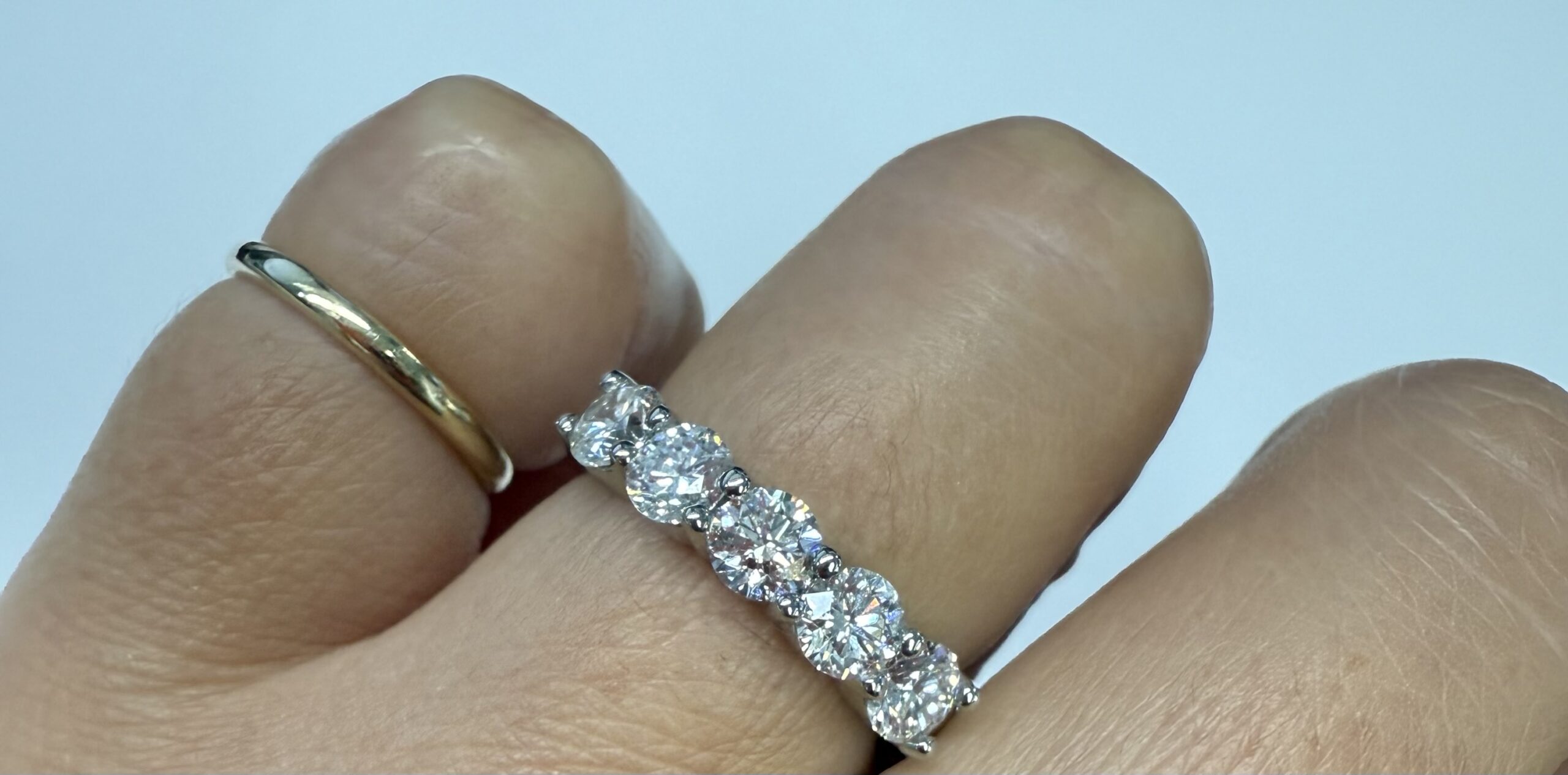 14k White Gold Shared Prong 5 Stone Genuine 1.54 Cttw Round Brilliant Cut Diamond Band - Image 31