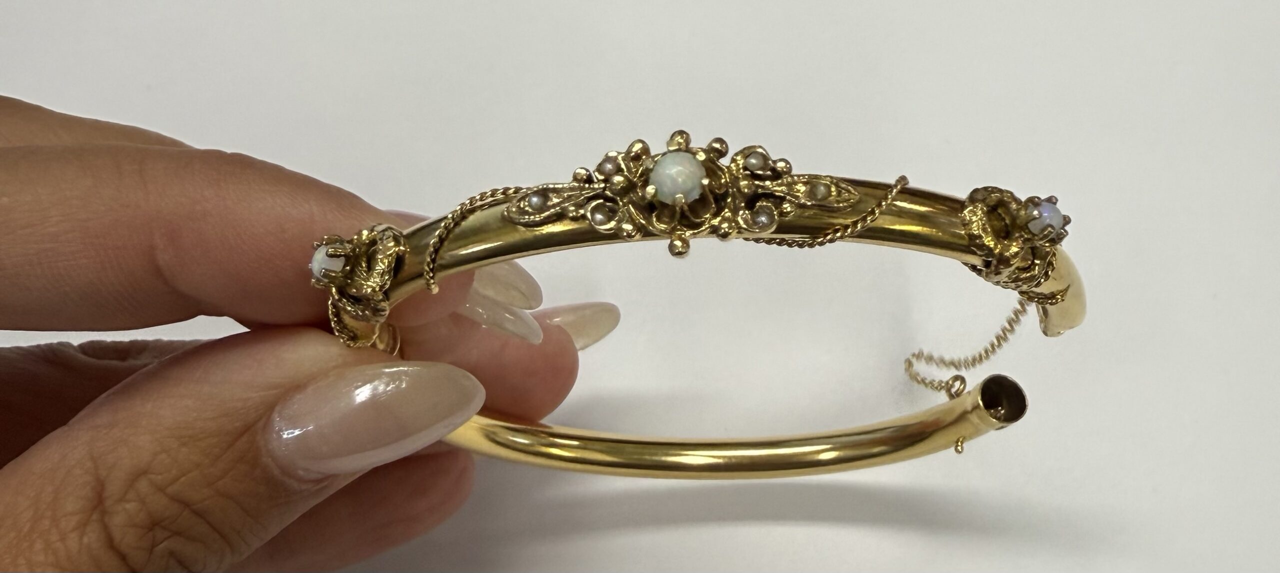 Antique 14k Yellow Gold Bangle Bracelet Set With Genuine Opals & Seed Pearls - Image 18