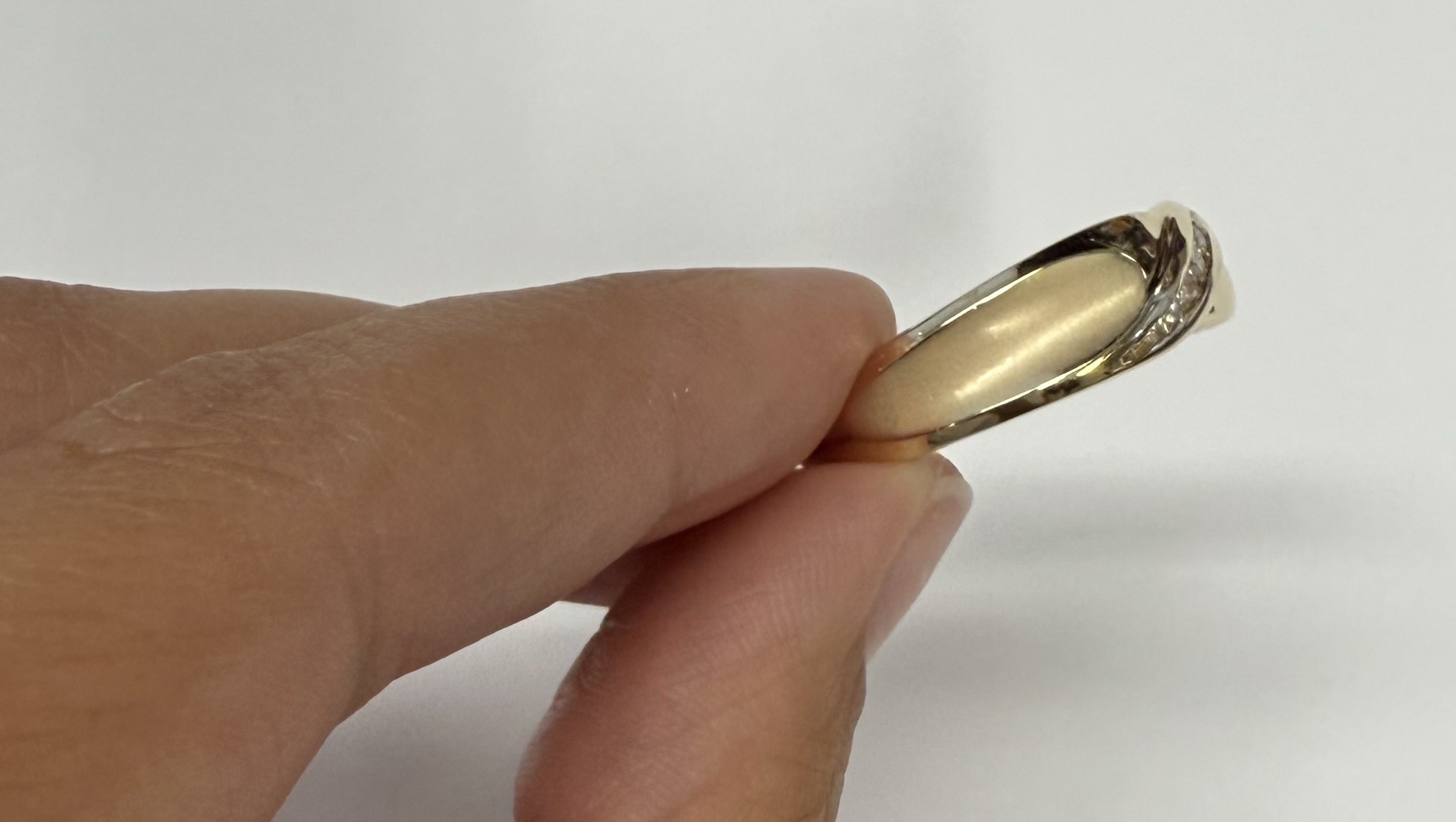 Vintage 14k Yellow Gold 7 Stone .20 Cttw Round Brilliant Cut Diamond "X" Motif Band - Image 15