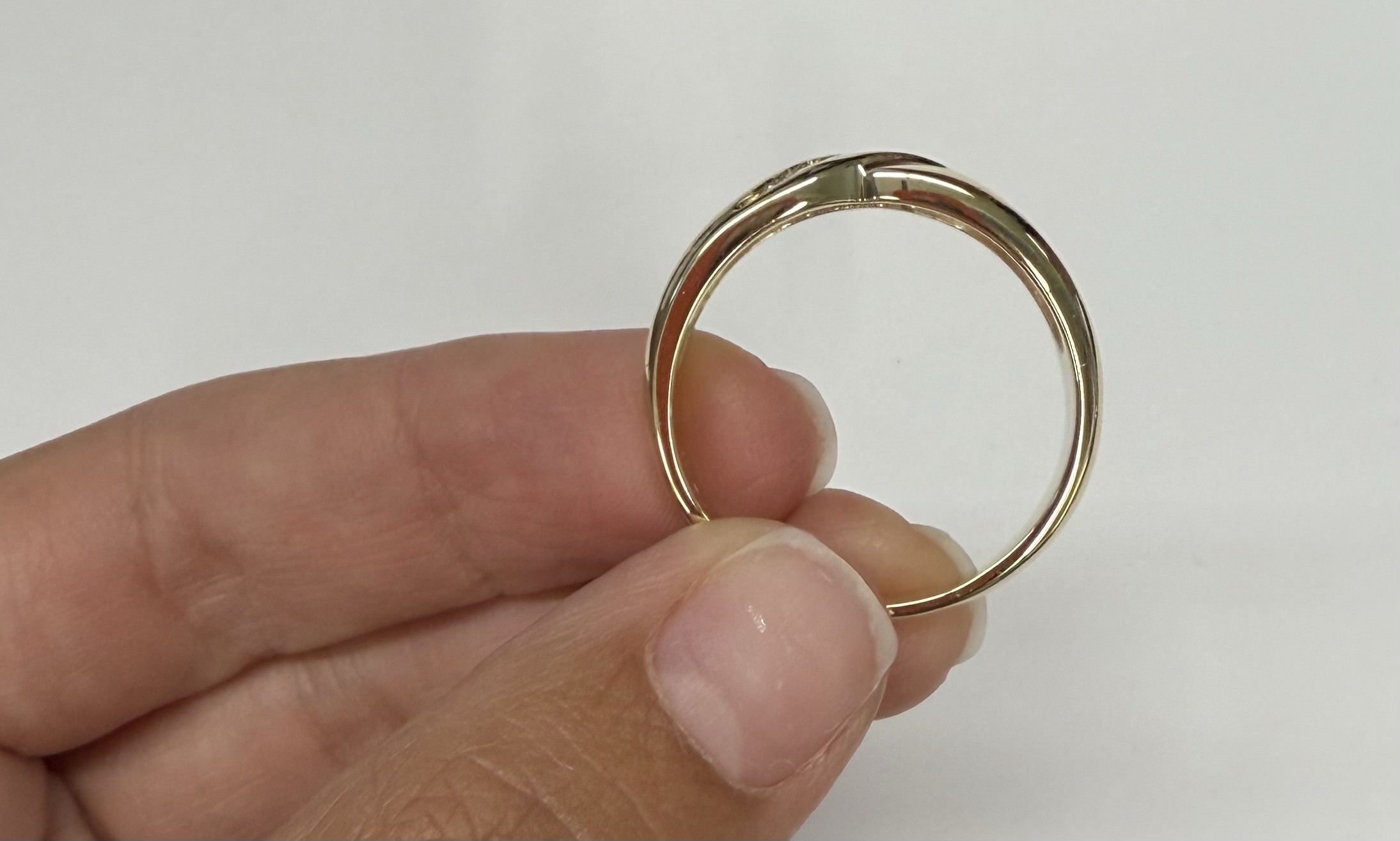 Vintage 14k Yellow Gold 7 Stone .20 Cttw Round Brilliant Cut Diamond "X" Motif Band - Image 14