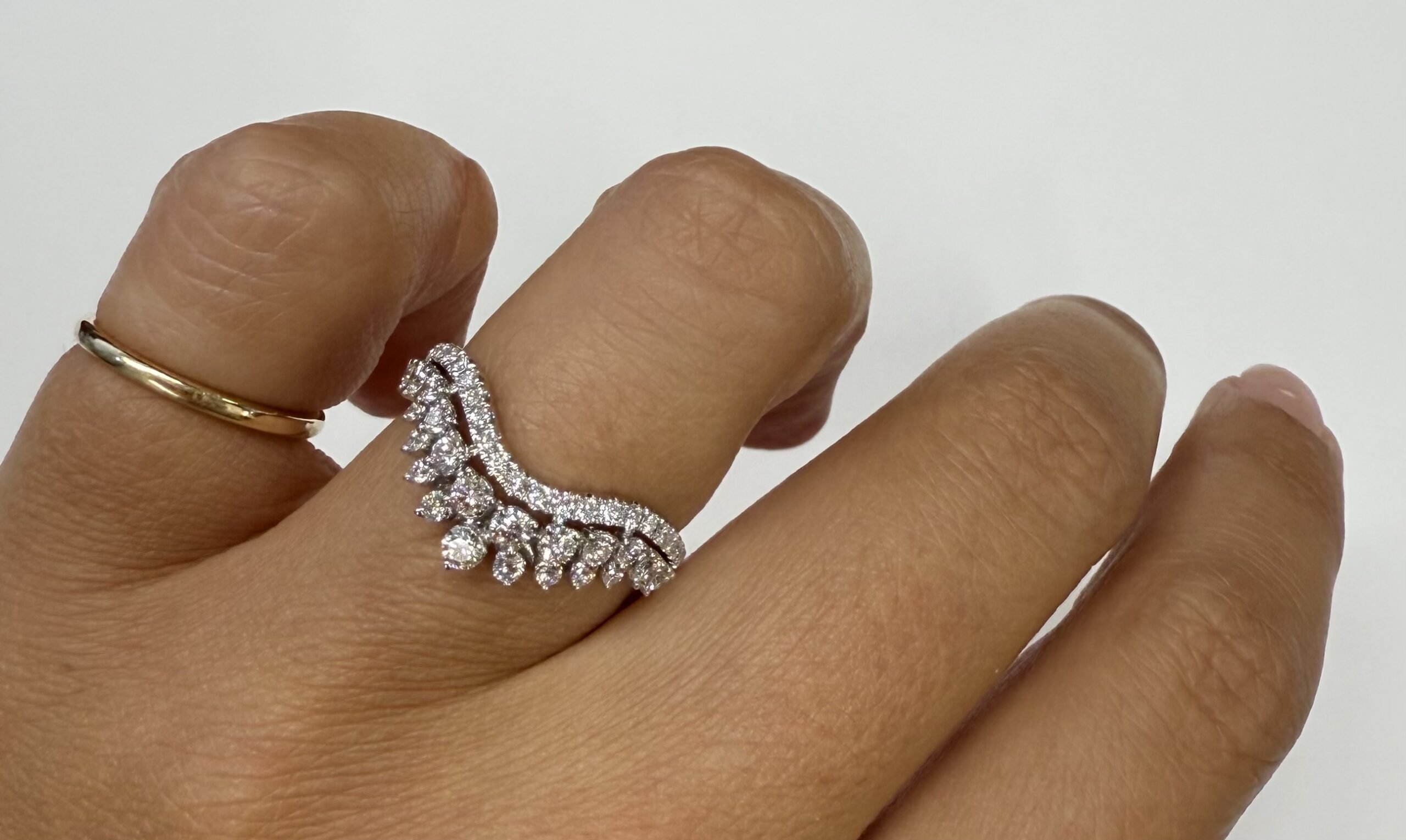 14k White Gold 42 Stone Genuine .70 Cttw Round Brilliant Cut Diamond V Shaped 3 Row Band - Image 24