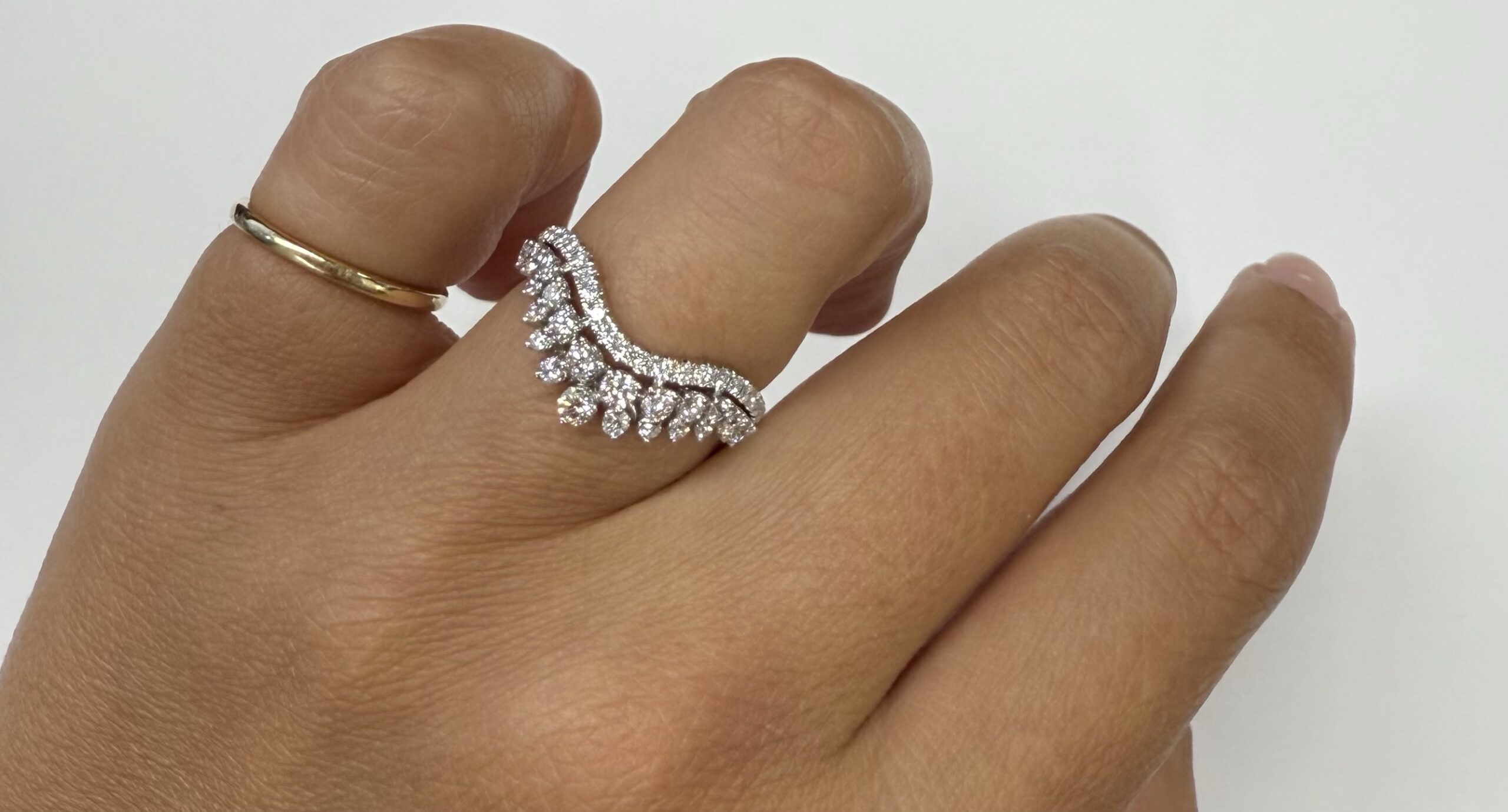 14k White Gold 42 Stone Genuine .70 Cttw Round Brilliant Cut Diamond V Shaped 3 Row Band - Image 25